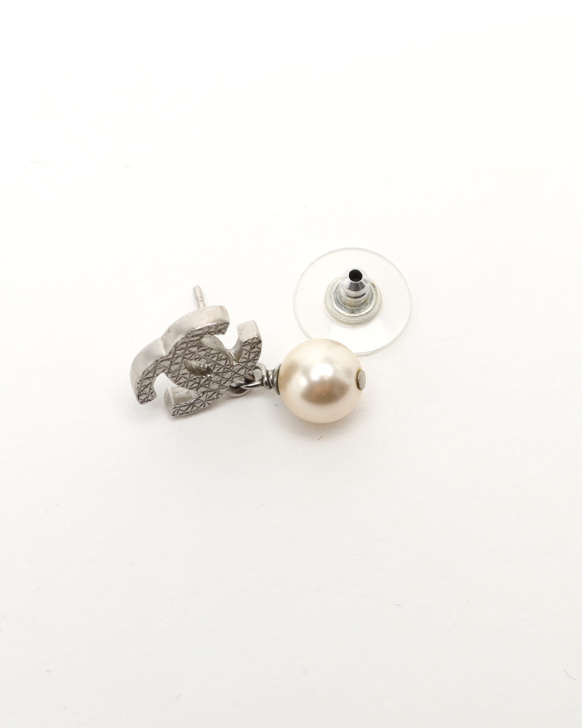 Pre-owned Chanel Coco Mark And Dangling Pearls Earrings