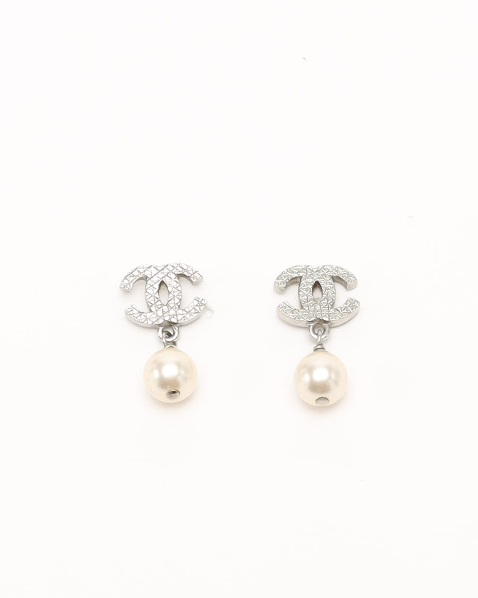 Pre-owned Chanel Coco Mark And Dangling Pearls Earrings