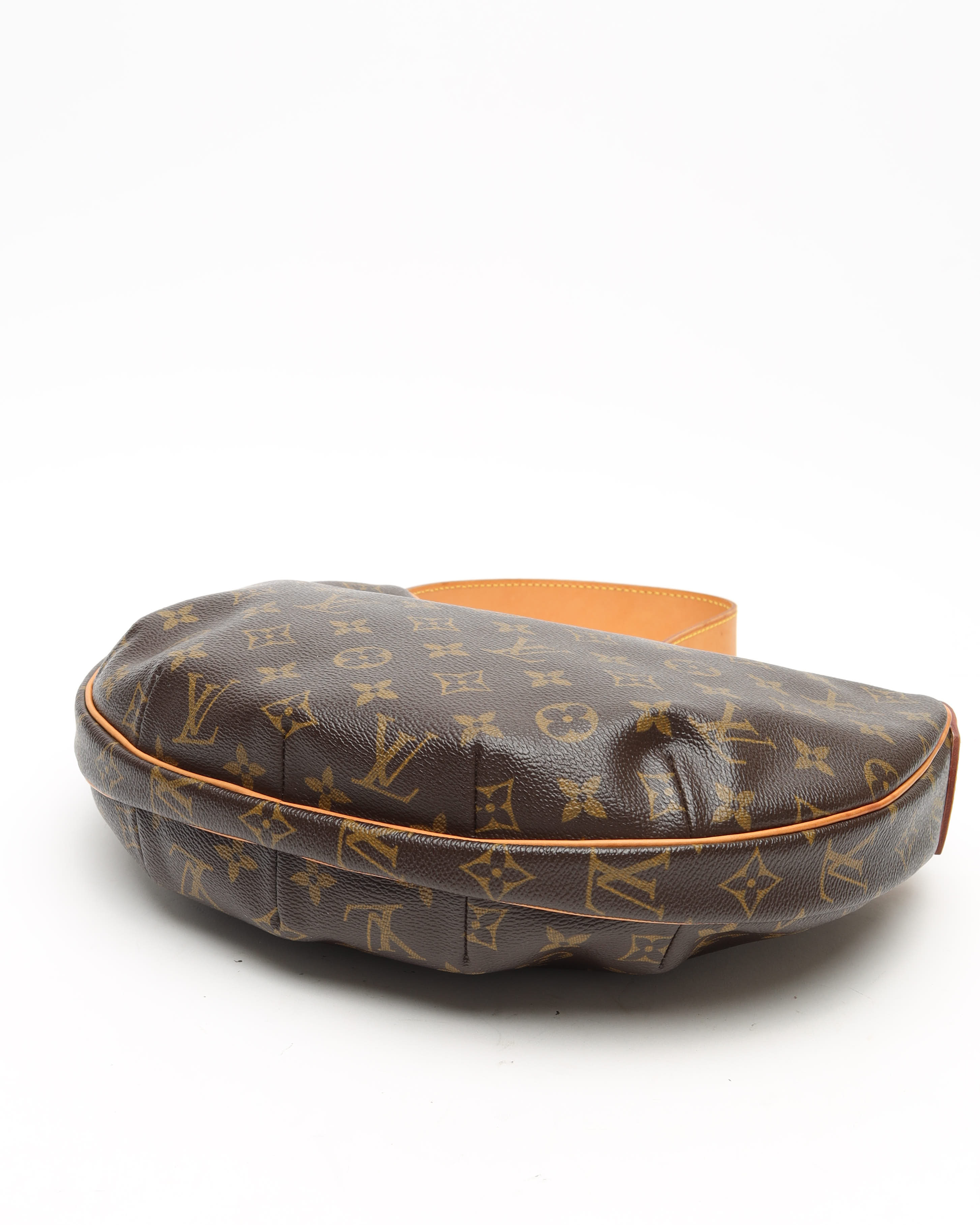 Pre-owned Louis Vuitton Monogram Croissant Mm Bag