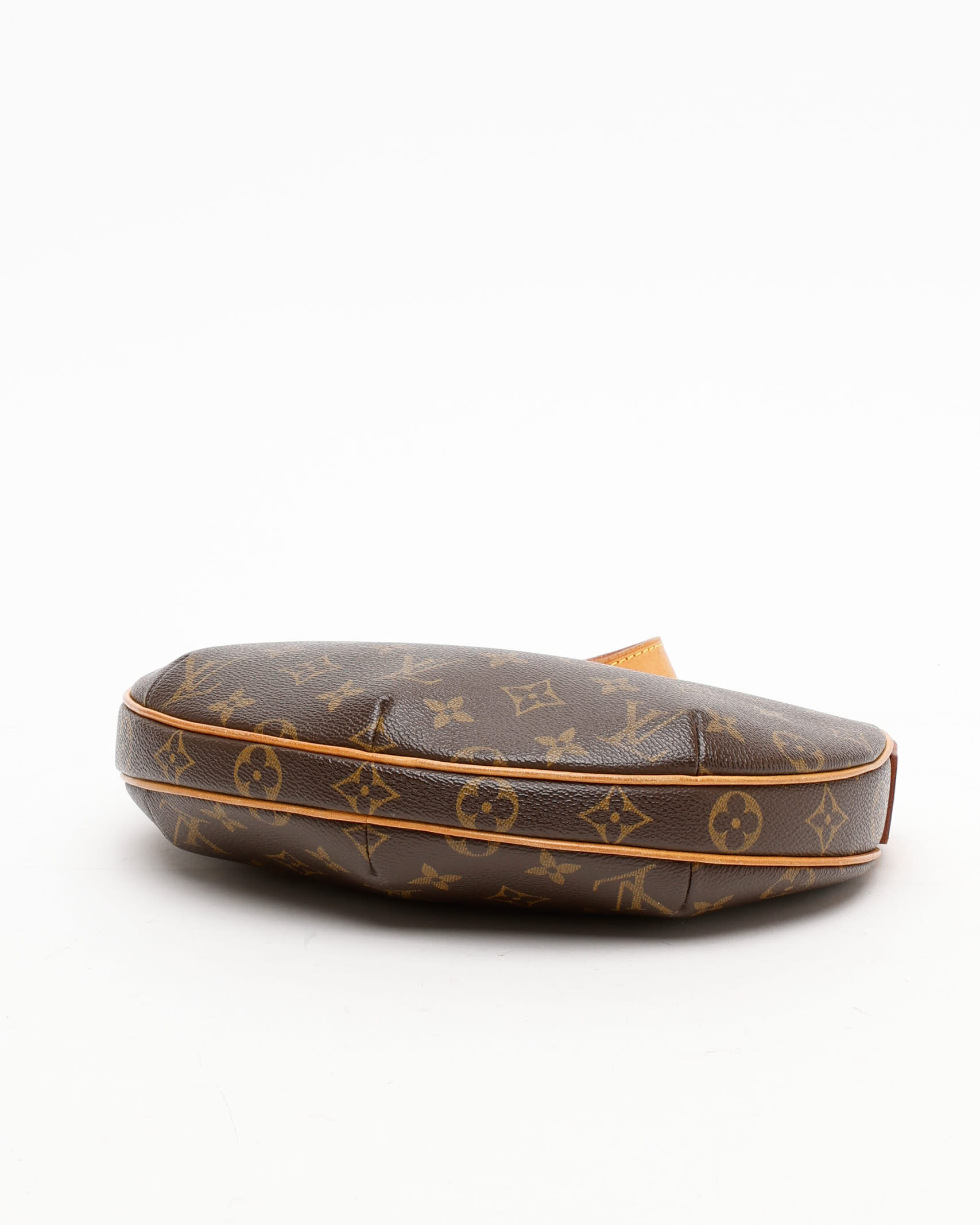 Pre-owned Louis Vuitton Monogram Croissant Mm Bag