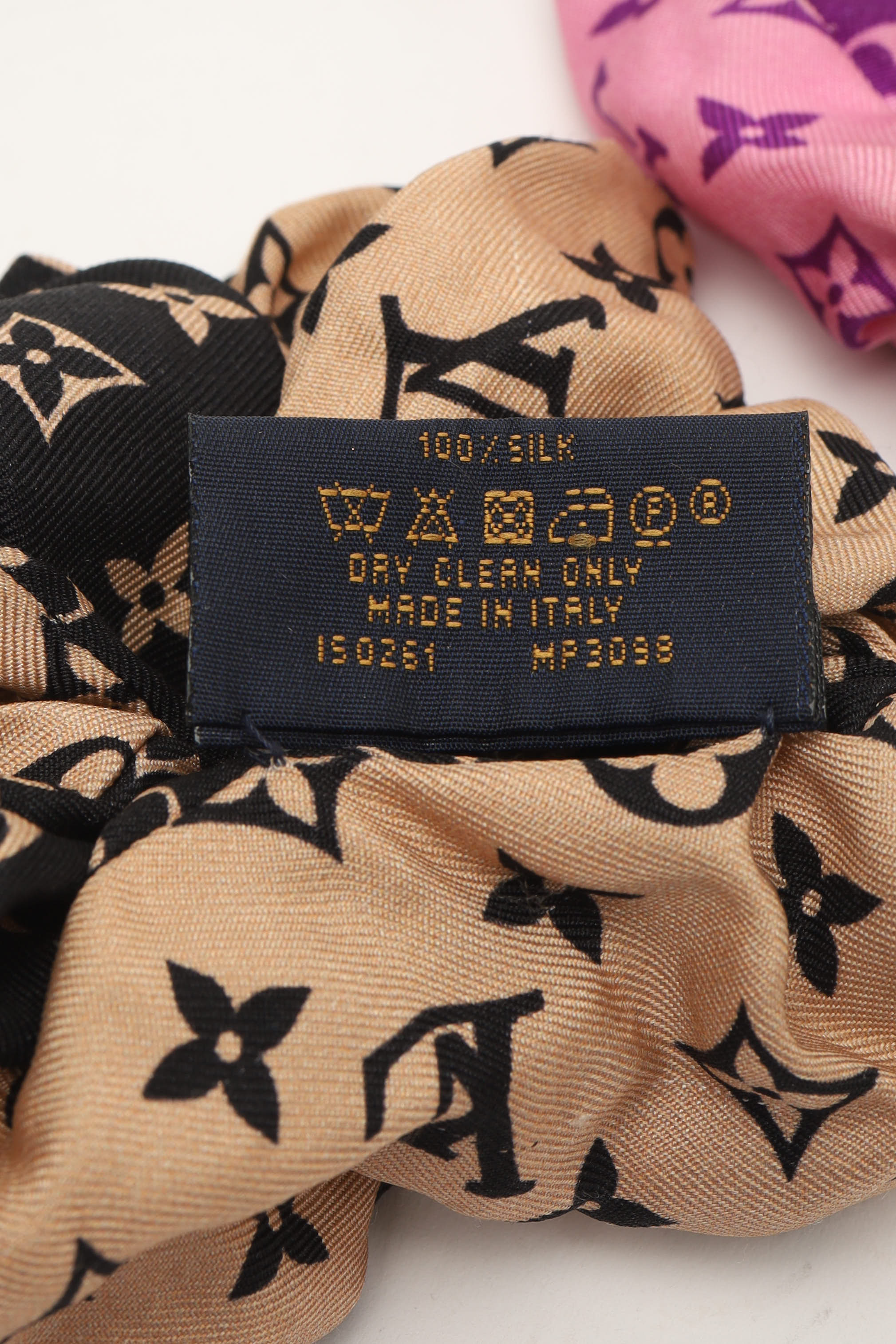 Pre-owned Louis Vuitton Set Of 2 Silk Hair Scrunchies In Multi