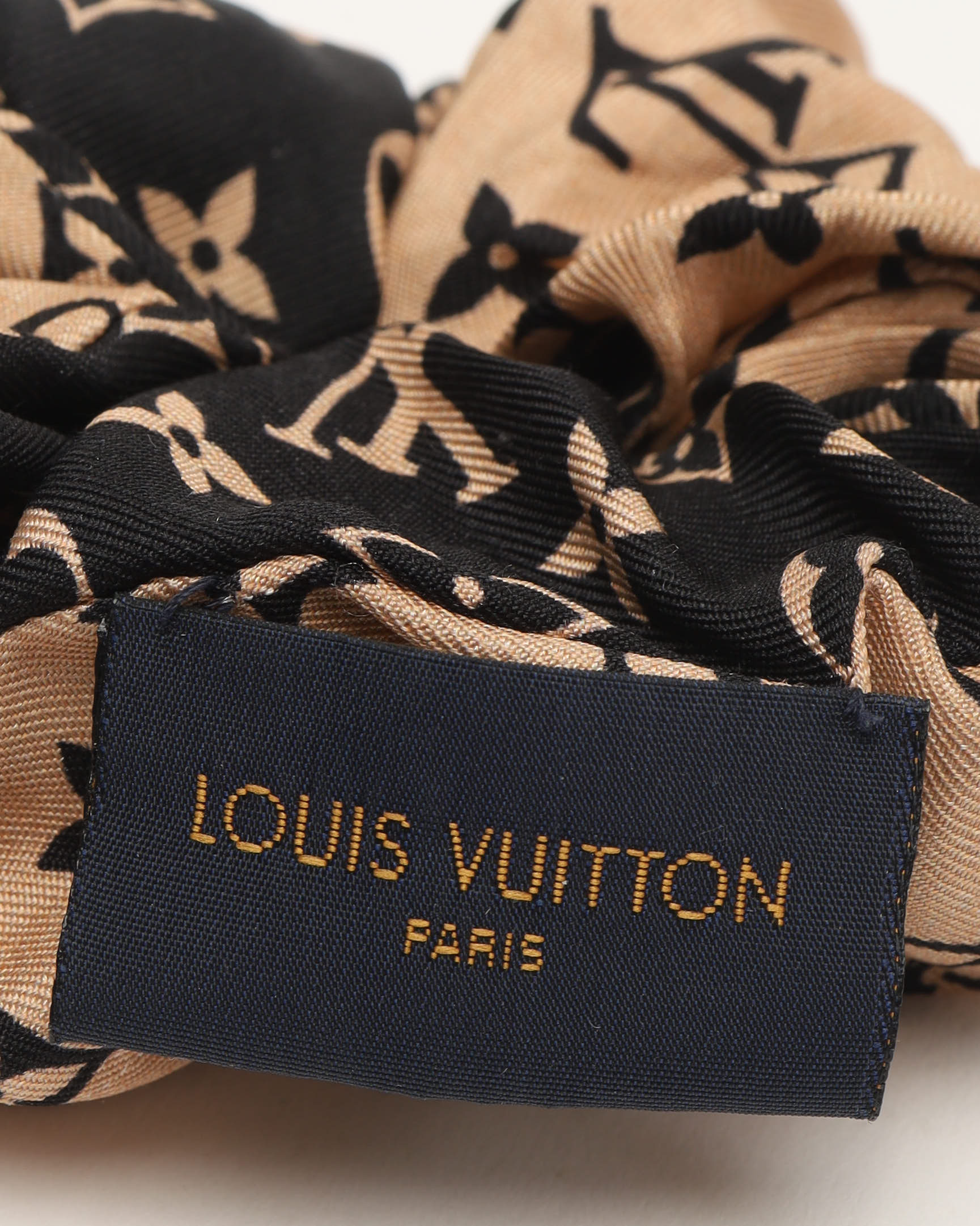Pre-owned Louis Vuitton Set Of 2 Silk Hair Scrunchies In Multi
