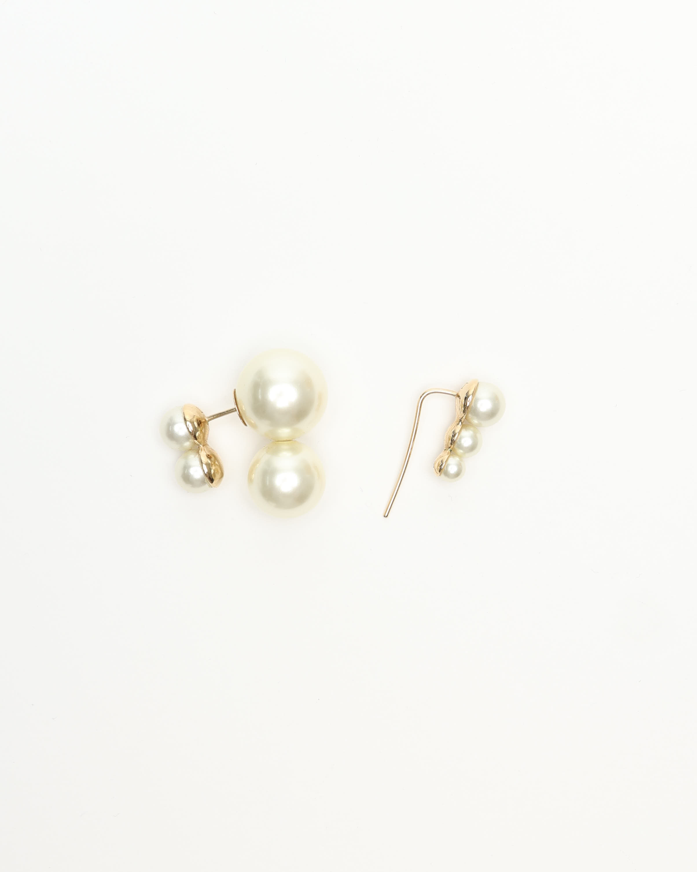 Dior Christian Pearl Tribales Earrings In Gold