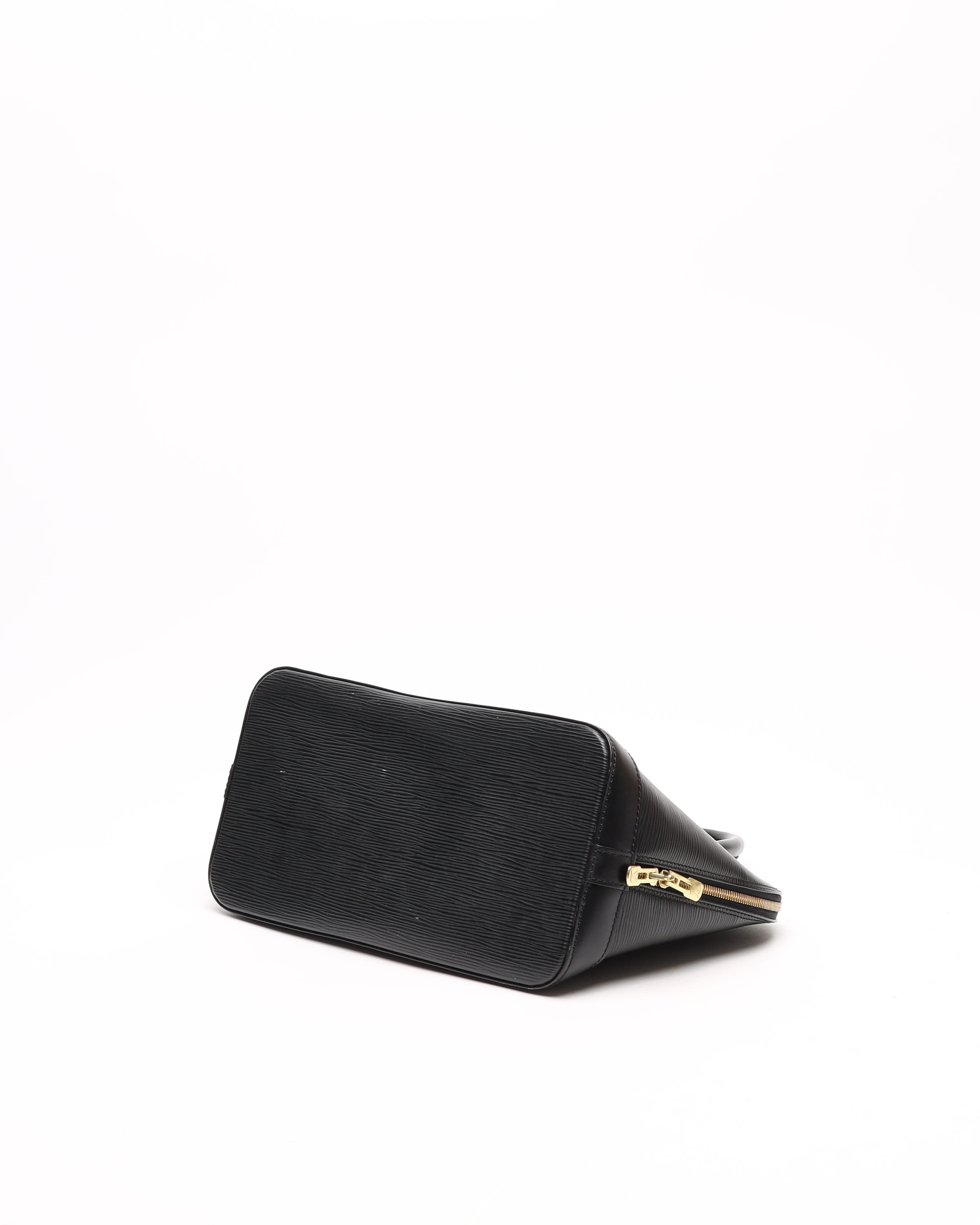 Pre-owned Louis Vuitton Epi Alma Gm In Black