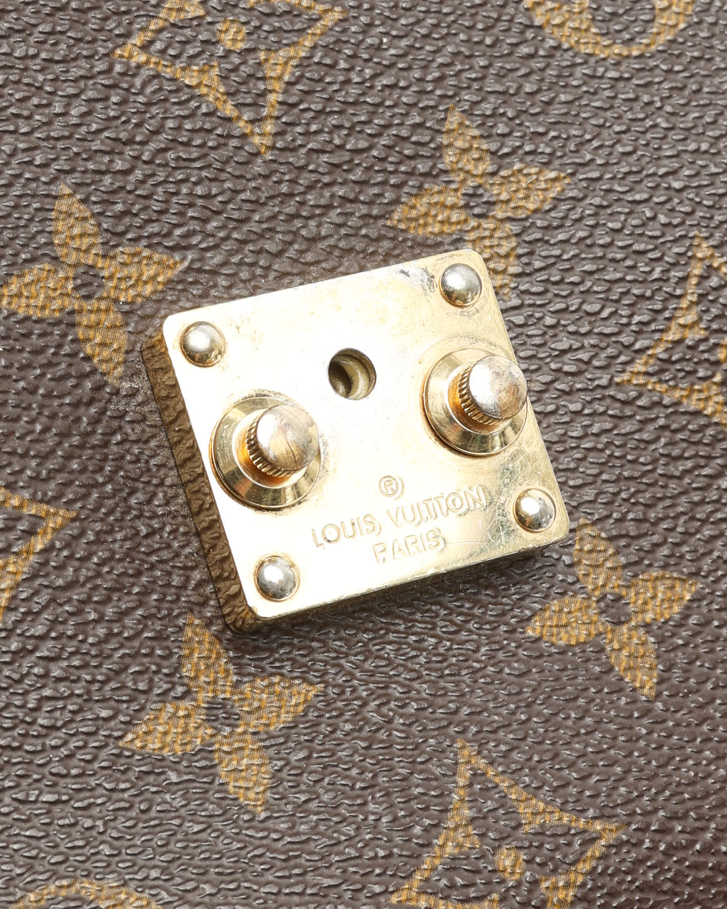 Pre-owned Louis Vuitton Monogram Pochette Metis Bag In Brown