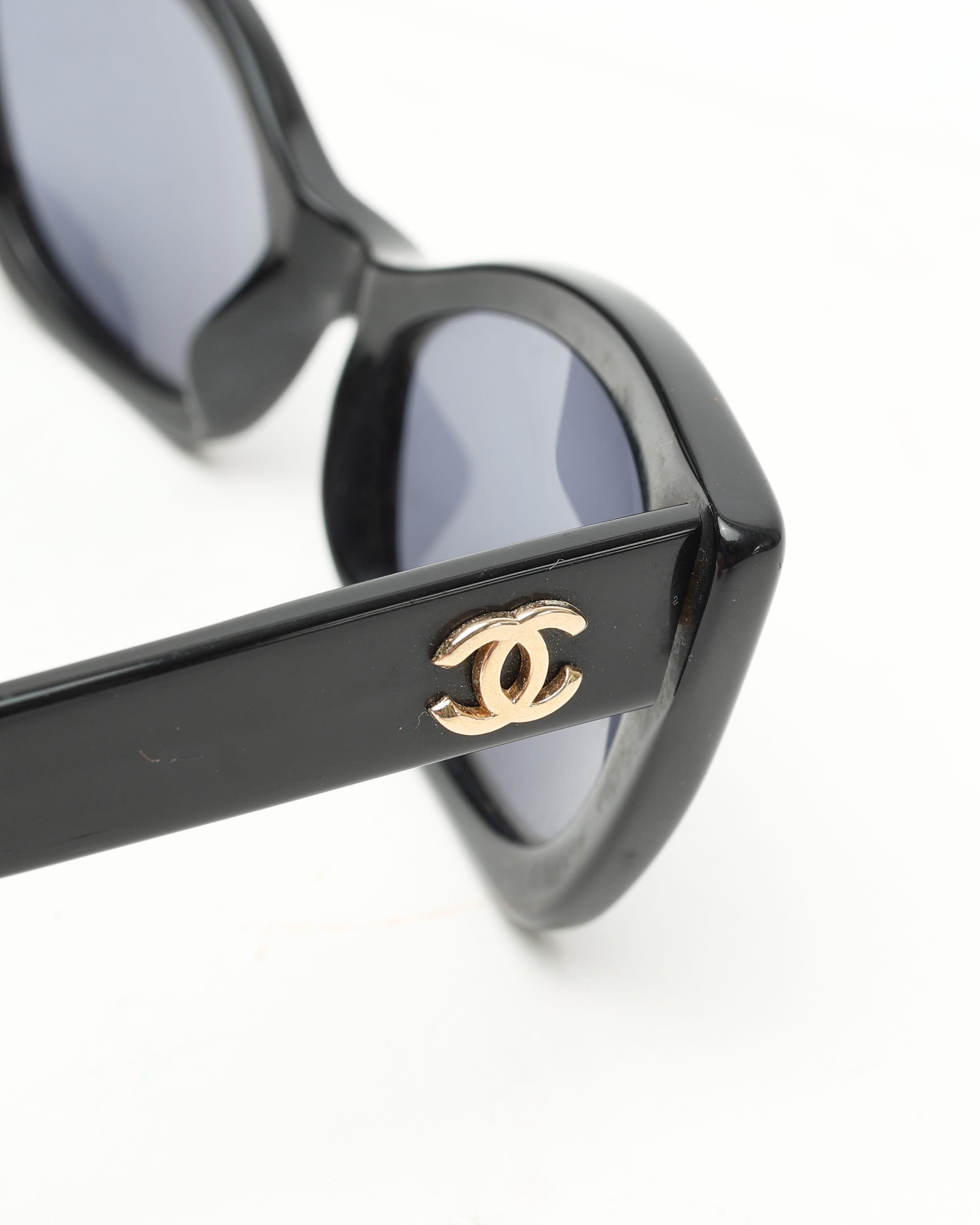 Pre-owned Chanel Coco Mark Sunglasses