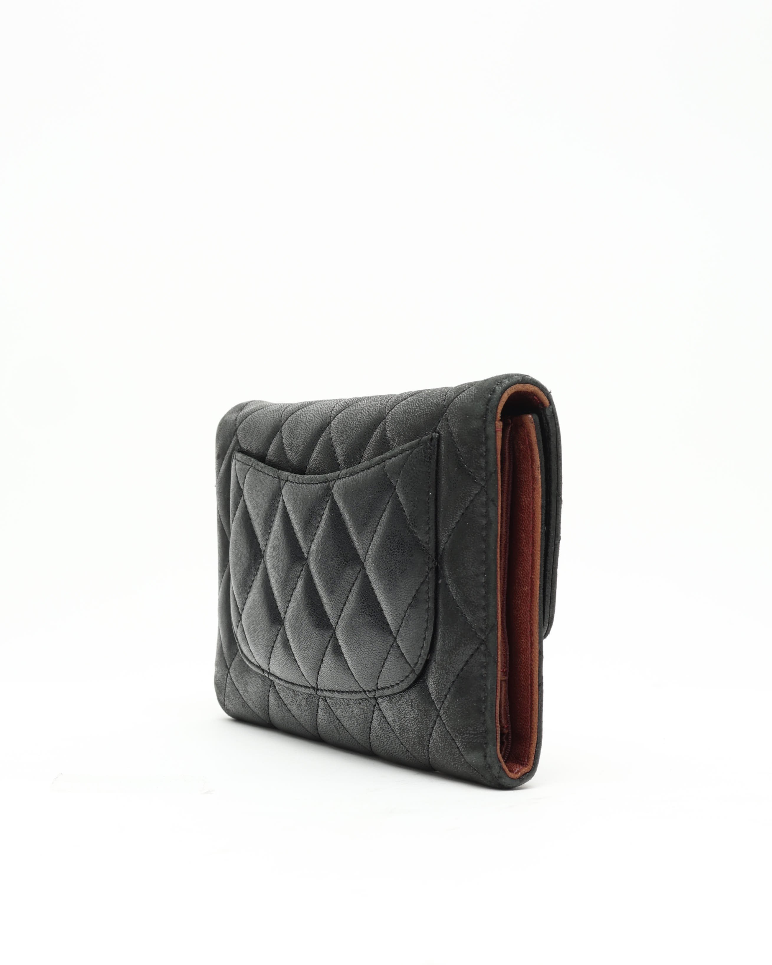 Pre-owned Chanel Matelasse Long Wallet In Black