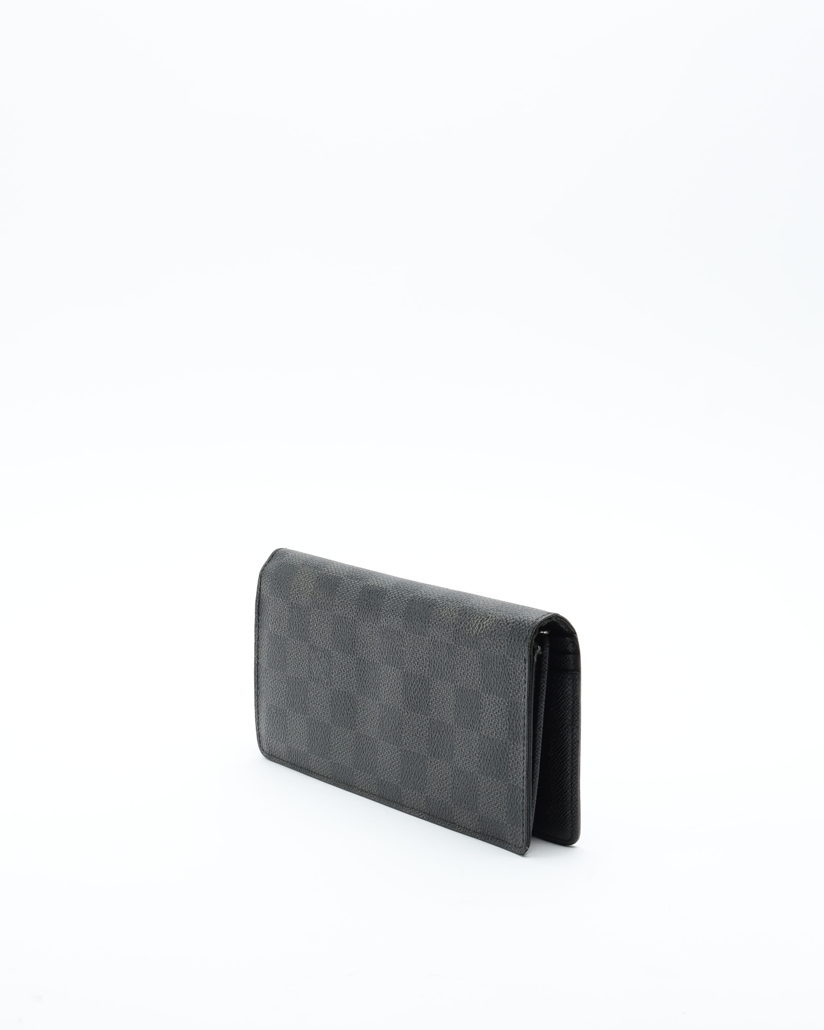 Pre-owned Louis Vuitton Damier Graphite Brazza Long Wallet In Gray
