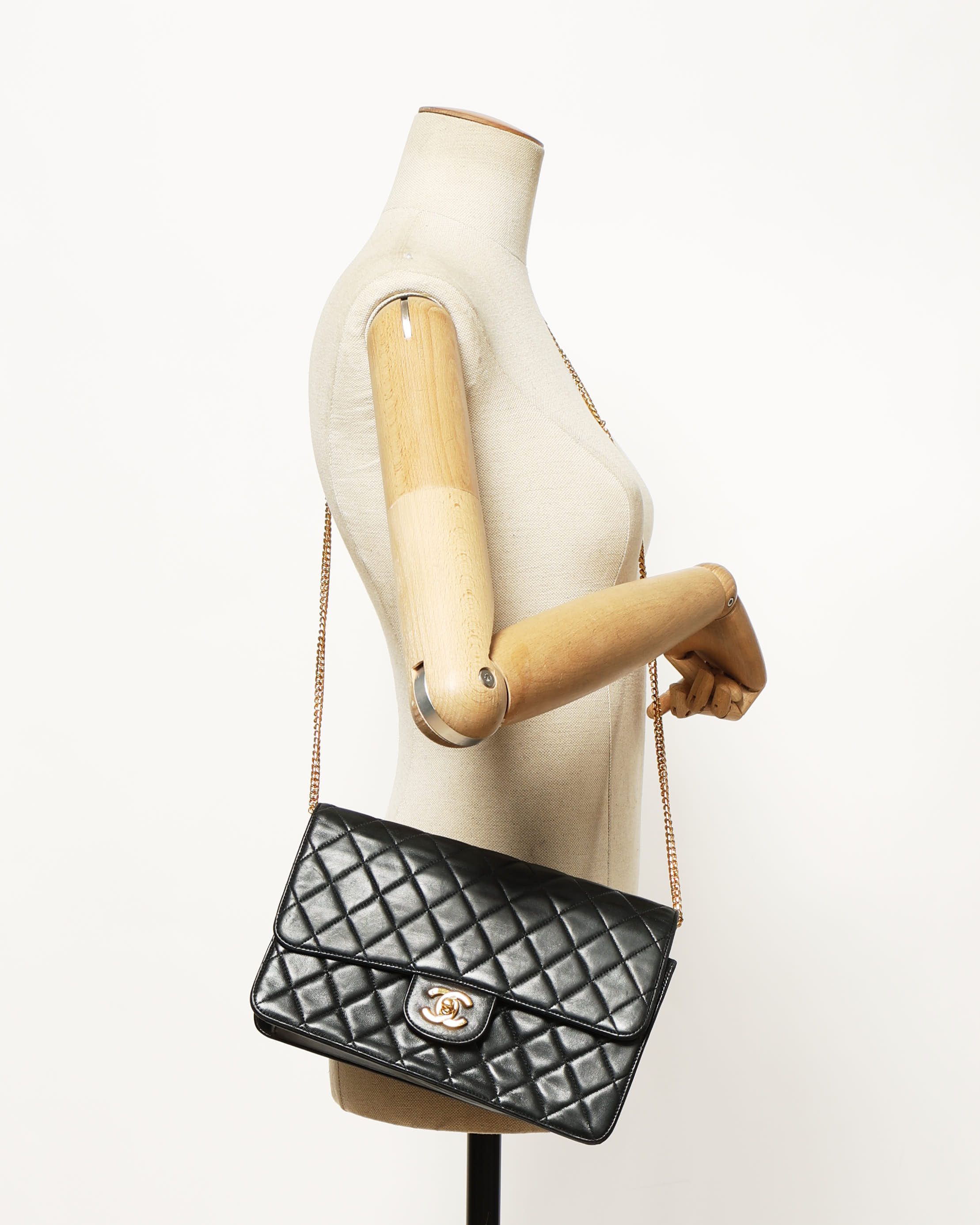 Pre-owned Chanel Classic Medium Single Flap Bag In Black