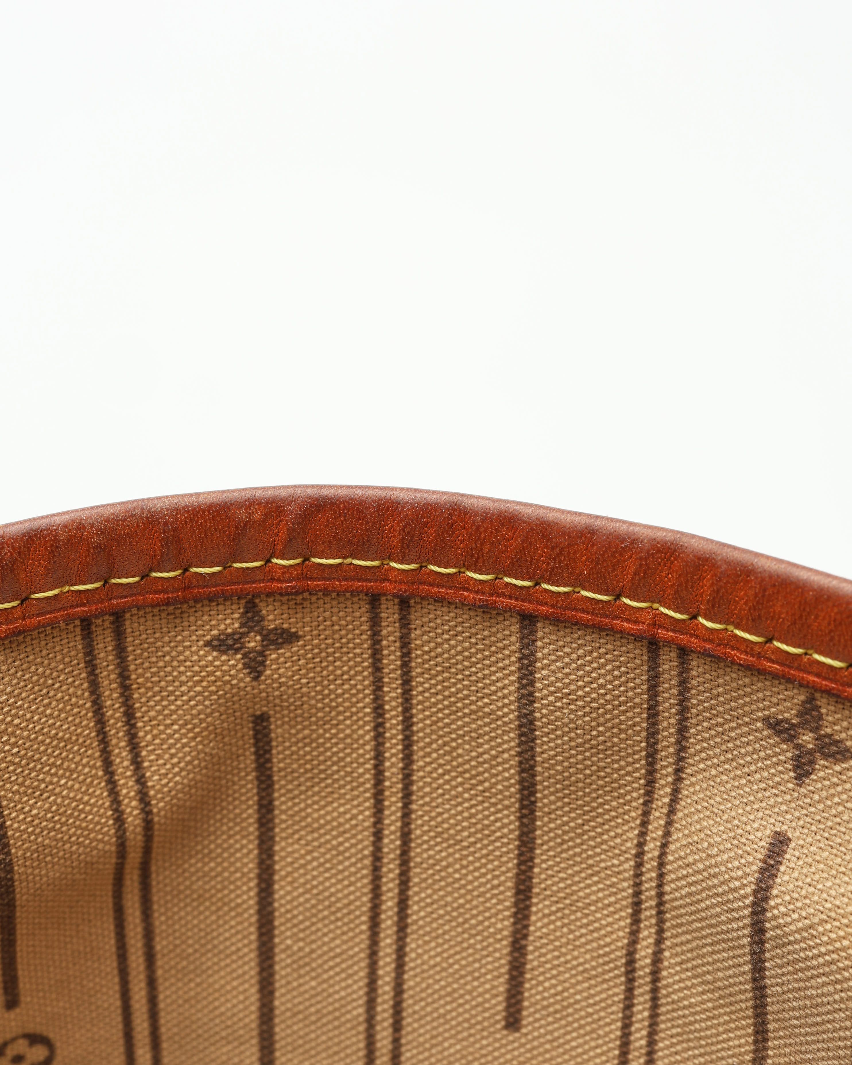 Pre-owned Louis Vuitton Monogram Delightful Gm Bag In Brown