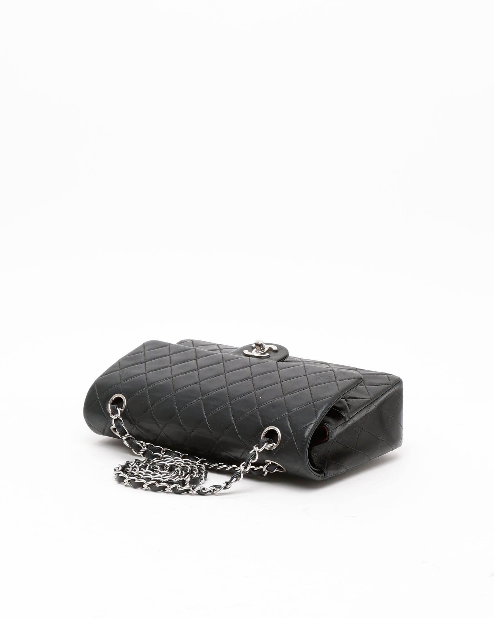 Pre-owned Chanel Classic Medium Double Flap Bag In Black