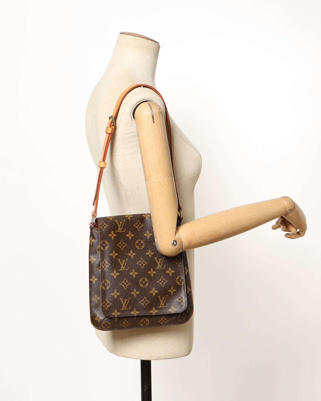 Pre-owned Louis Vuitton Monogram Musette Salsa Bag In Brown