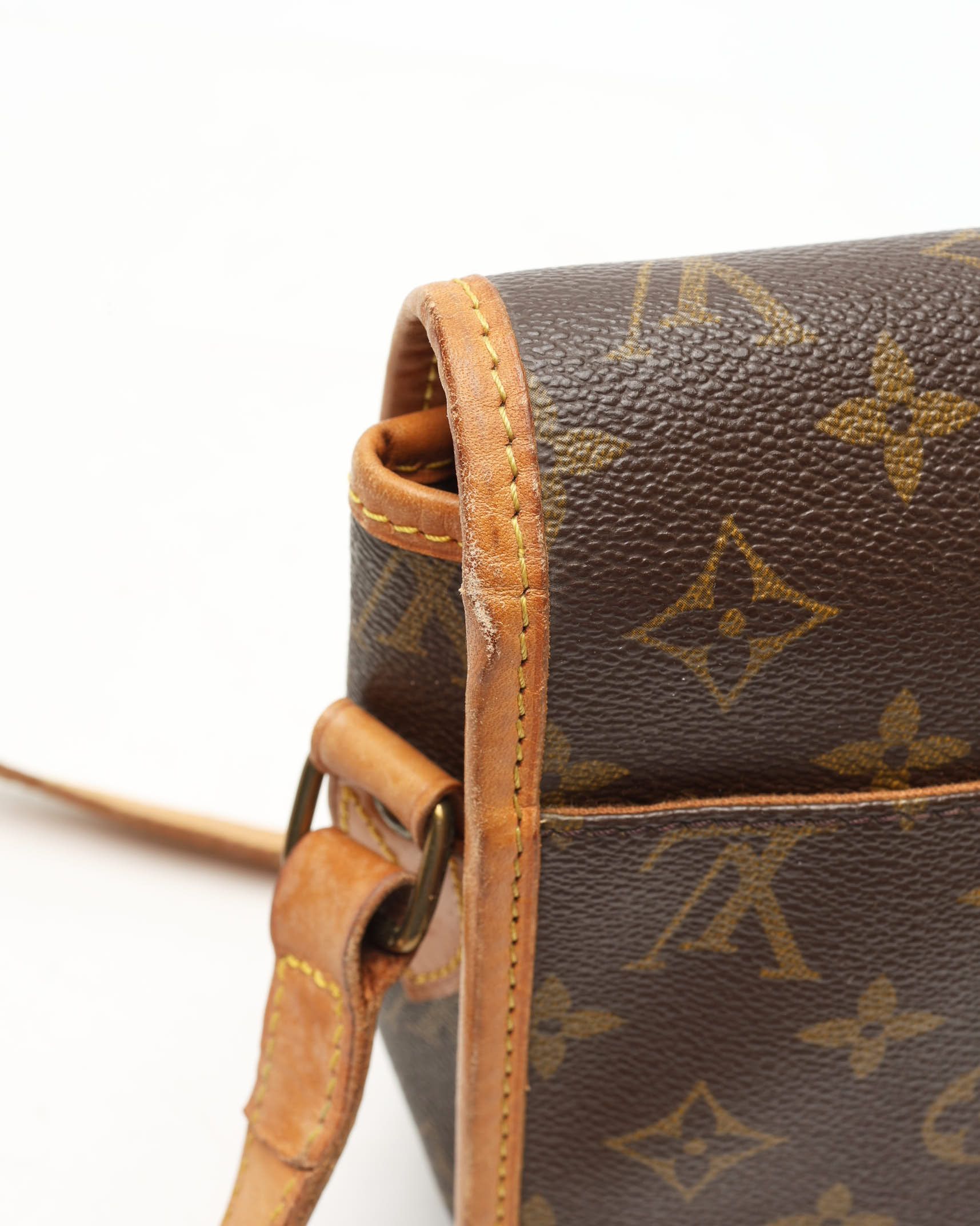 Pre-owned Louis Vuitton Monogram Gibecière Mm Bag In Brown