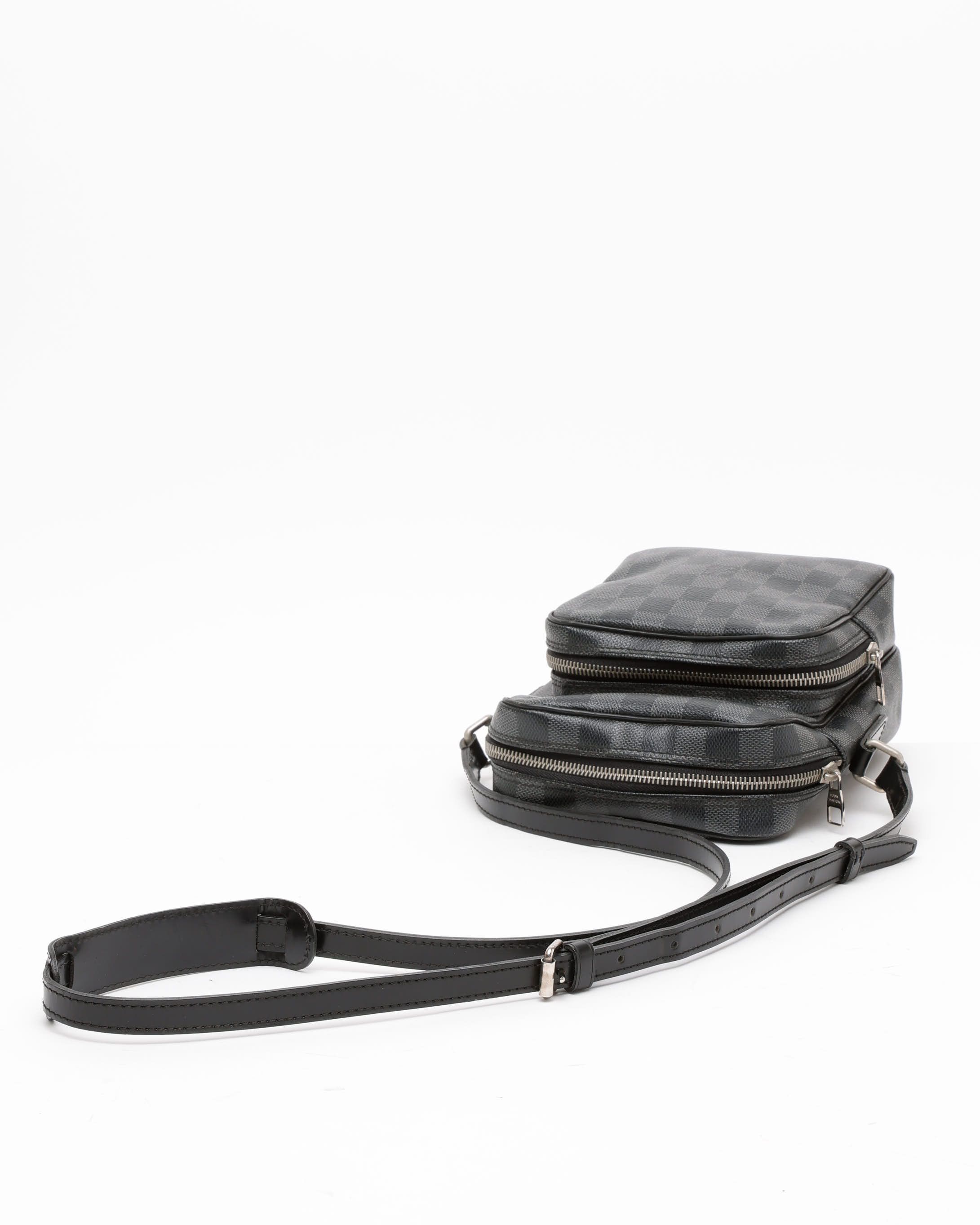 Pre-owned Louis Vuitton Damier Graphite Rem Bag In Black