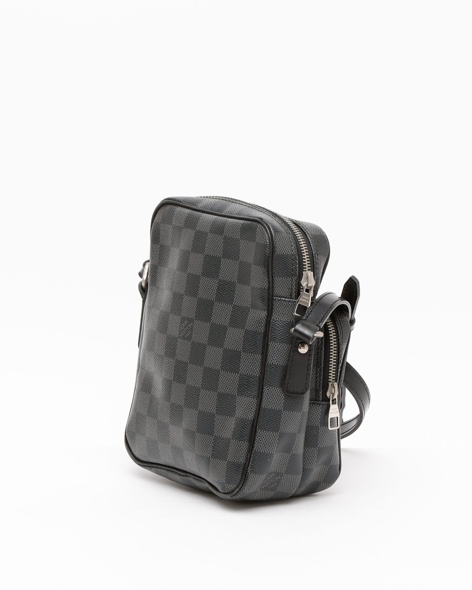 Pre-owned Louis Vuitton Damier Graphite Rem Bag In Black