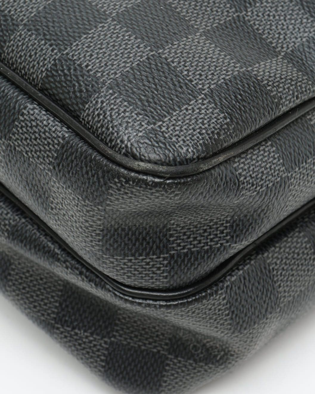 Pre-owned Louis Vuitton Damier Graphite Rem Bag In Black