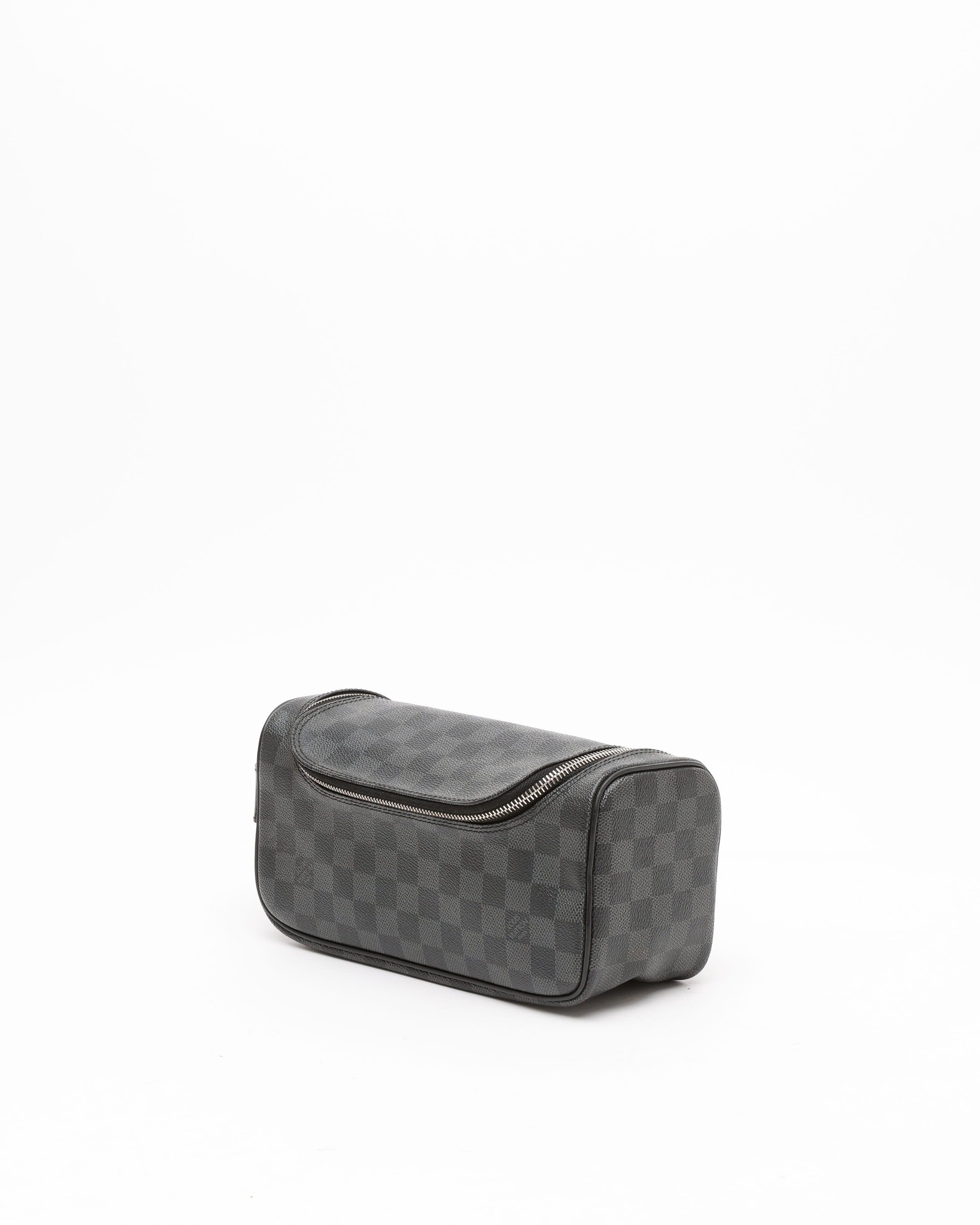 Pre-owned Louis Vuitton Damier Graphite Toiletry Bag In Black