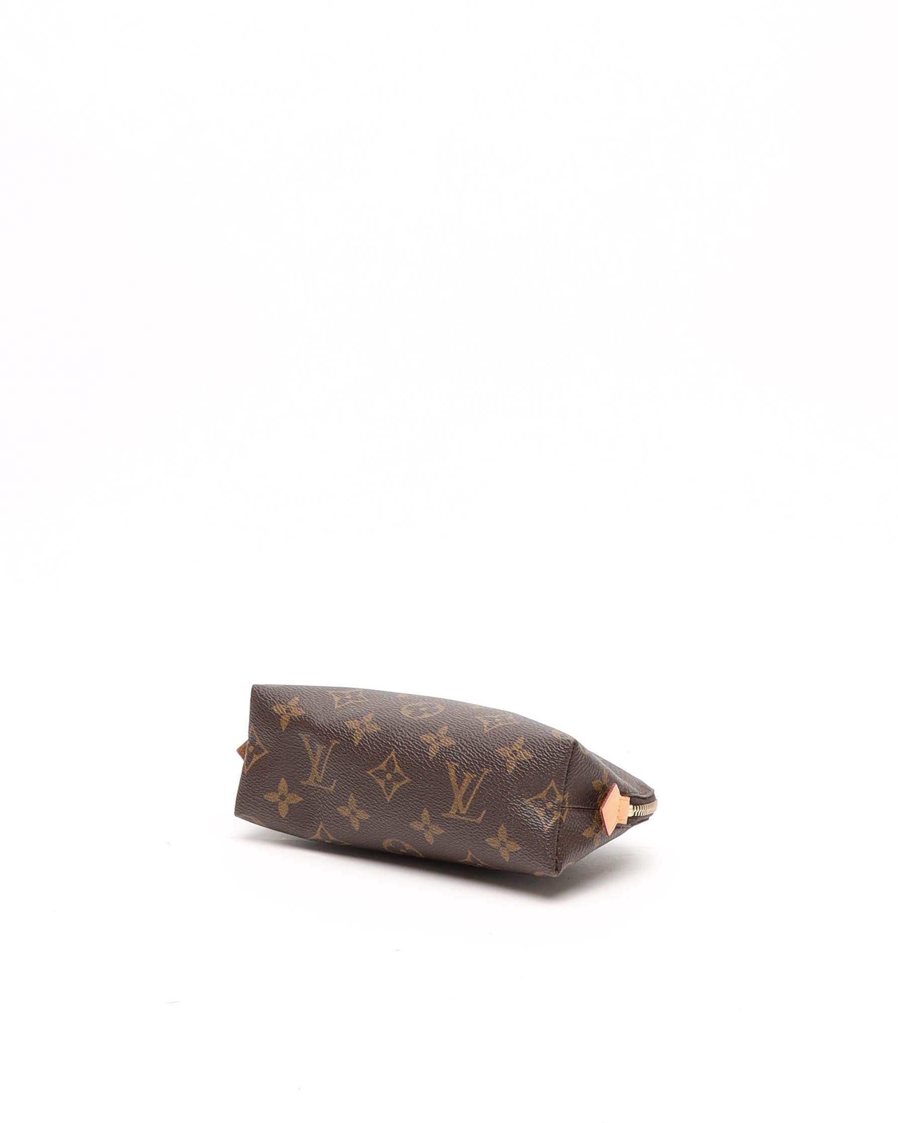 Pre-owned Louis Vuitton Cosmetic Pouch In Brown