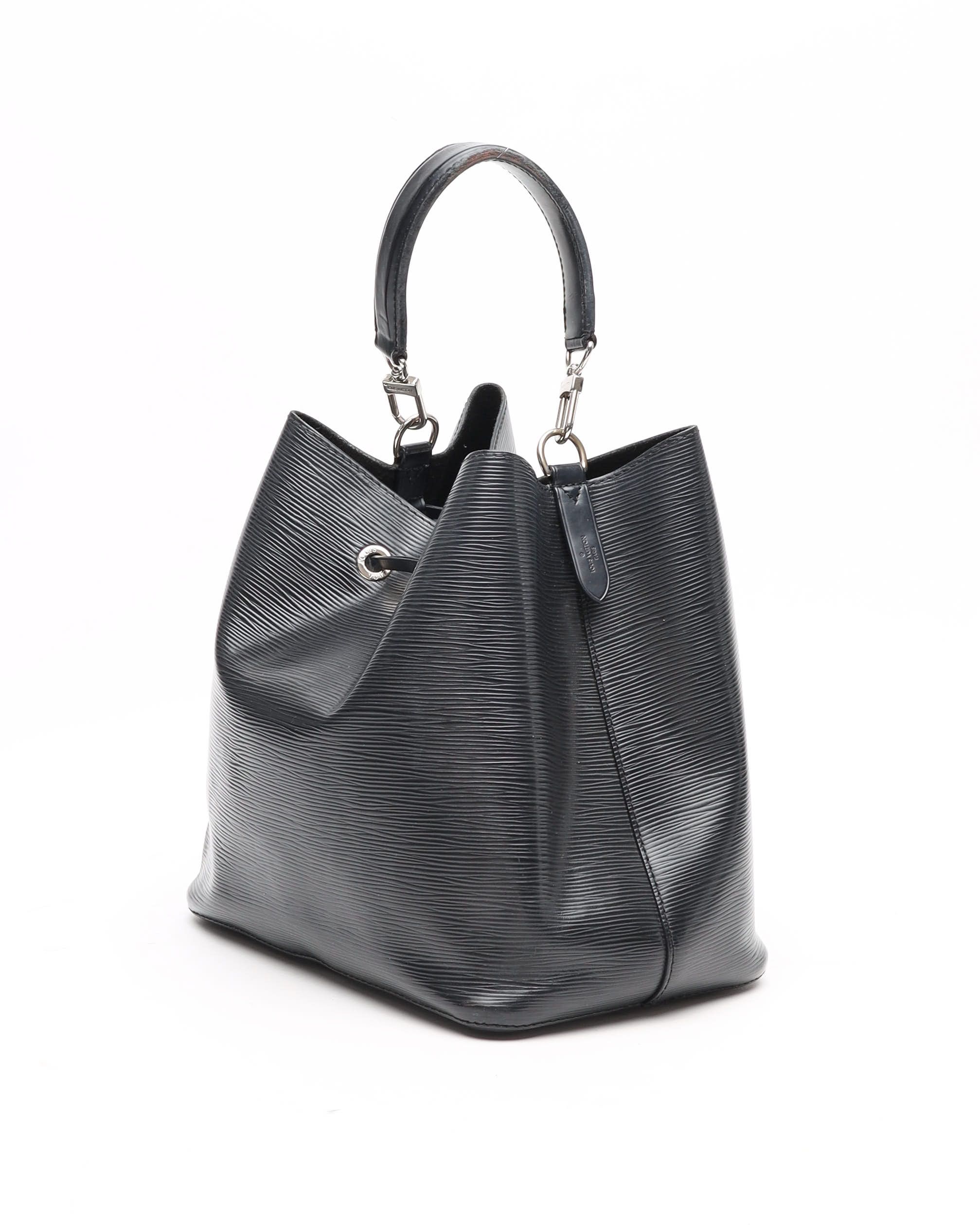 Pre-owned Louis Vuitton Epi Néonoé Mm Bag In Black