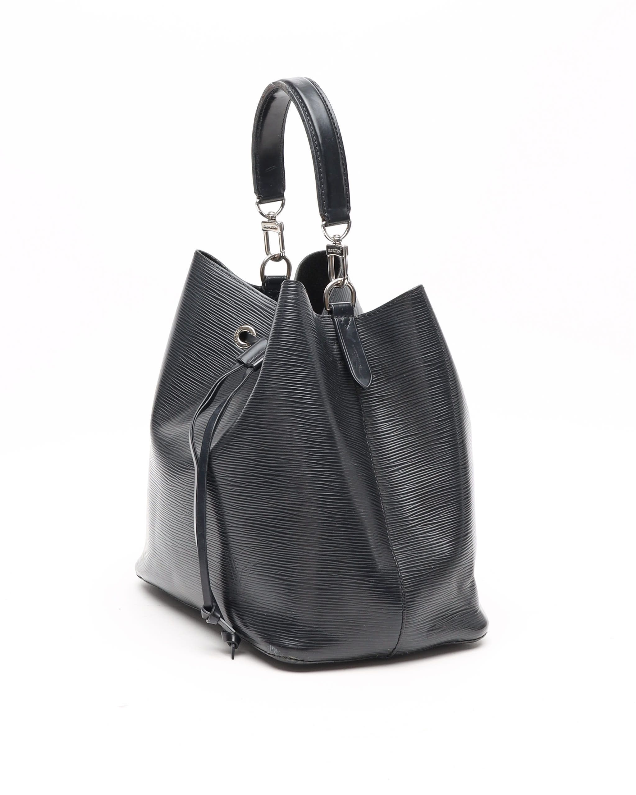 Pre-owned Louis Vuitton Epi Néonoé Mm Bag In Black