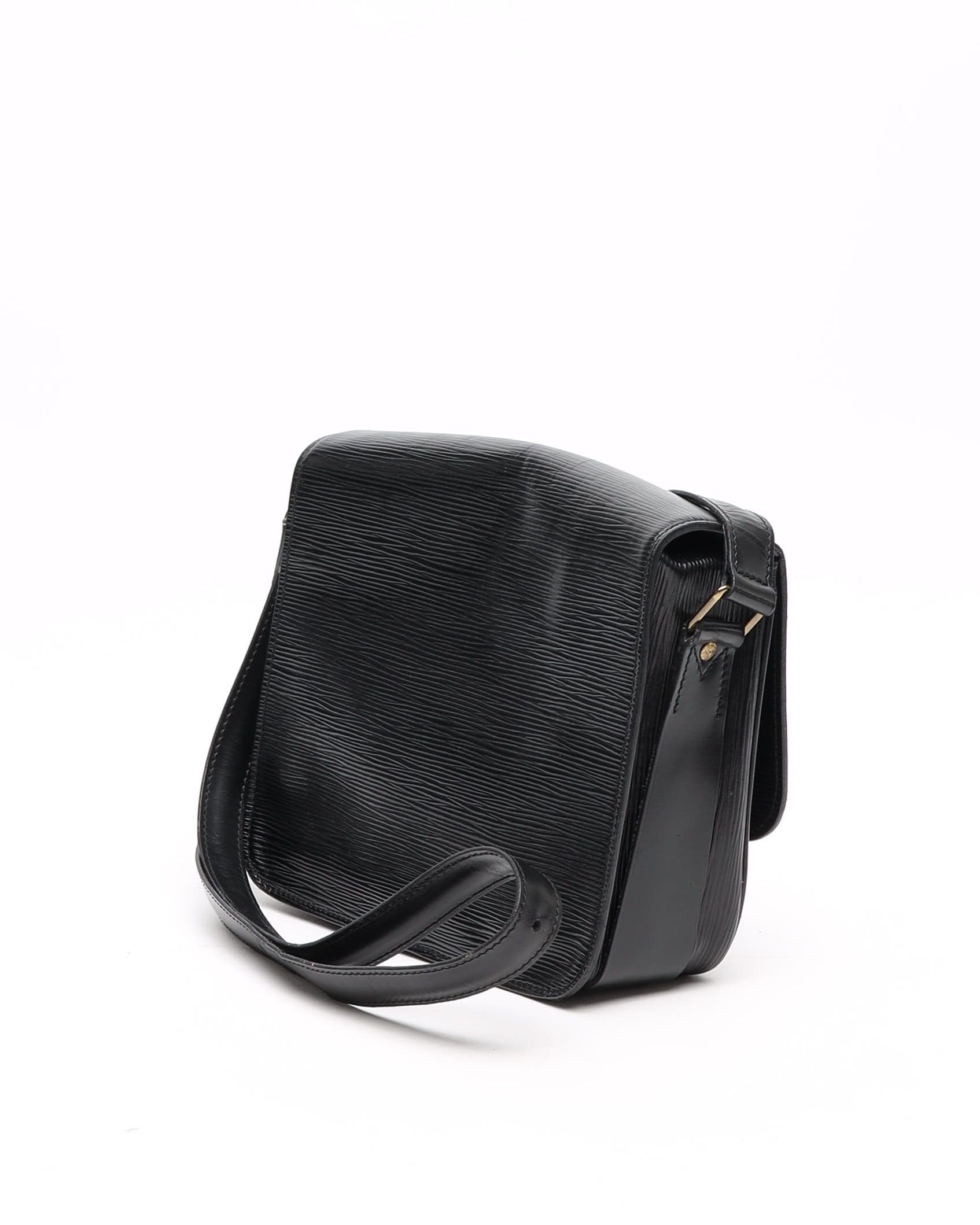 Pre-owned Louis Vuitton Epi Cartouchiere Mm Bag In Black