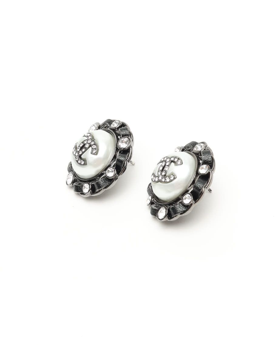 Pre-owned Chanel Coco Mark Chain Rhinestone Pearl Earrings