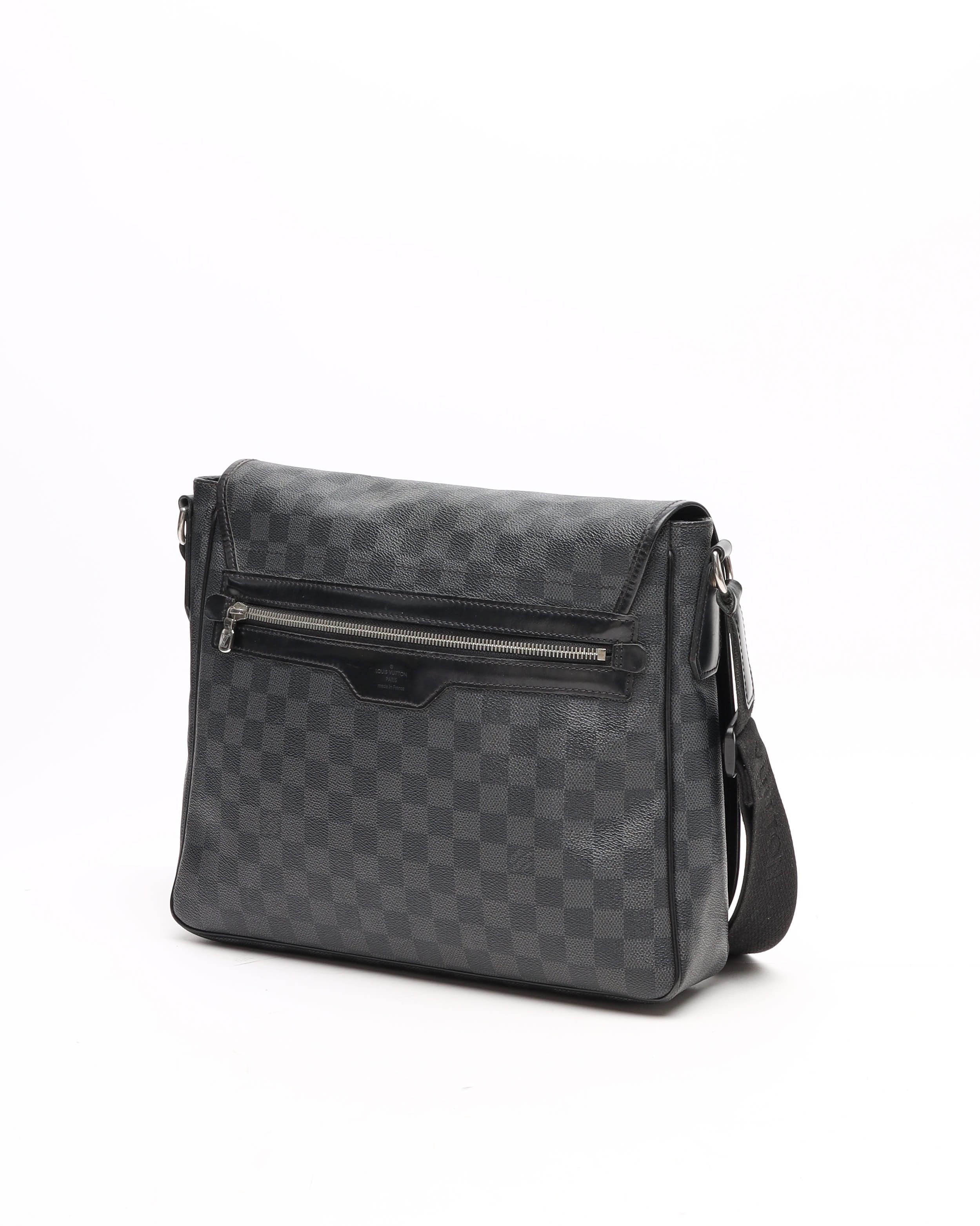 Pre-owned Louis Vuitton Damier Graphite Daniel Mm Shoulder Bag