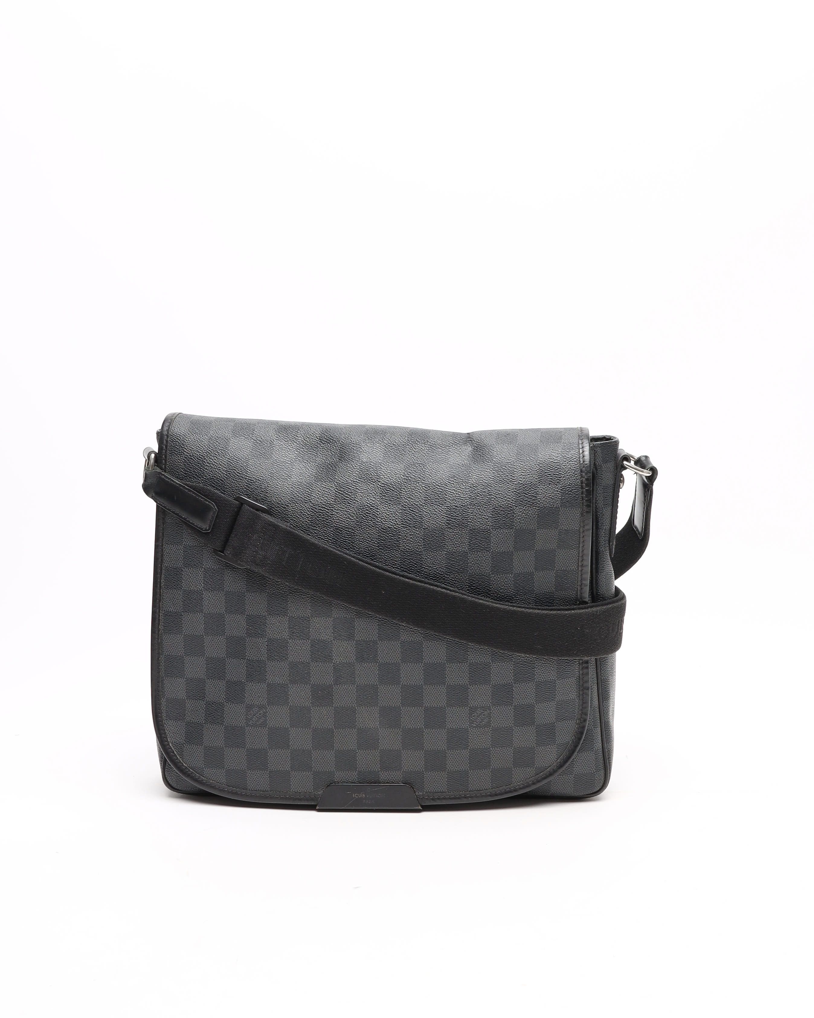 Pre-owned Louis Vuitton Damier Graphite Daniel Mm Shoulder Bag