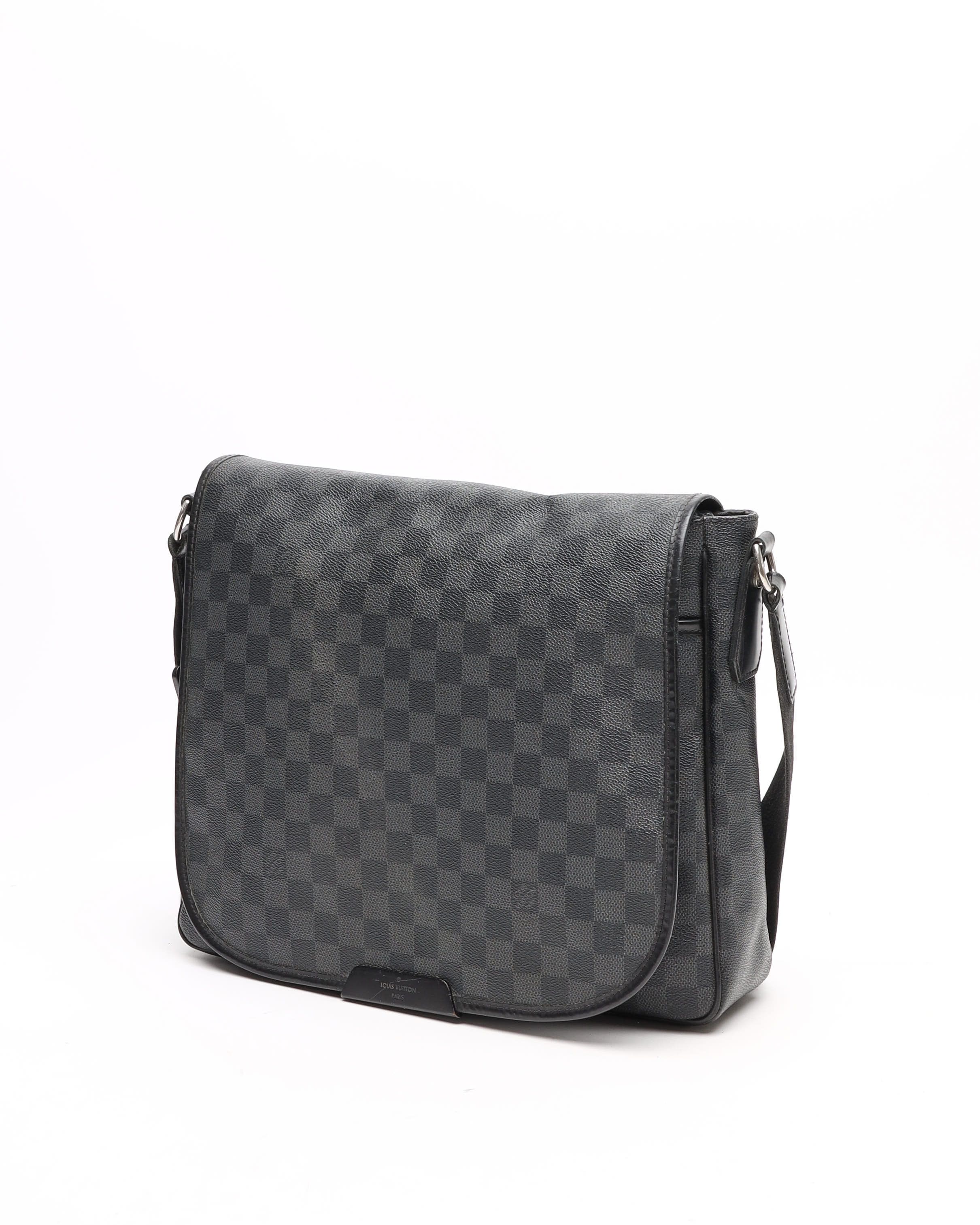 Pre-owned Louis Vuitton Damier Graphite Daniel Mm Shoulder Bag
