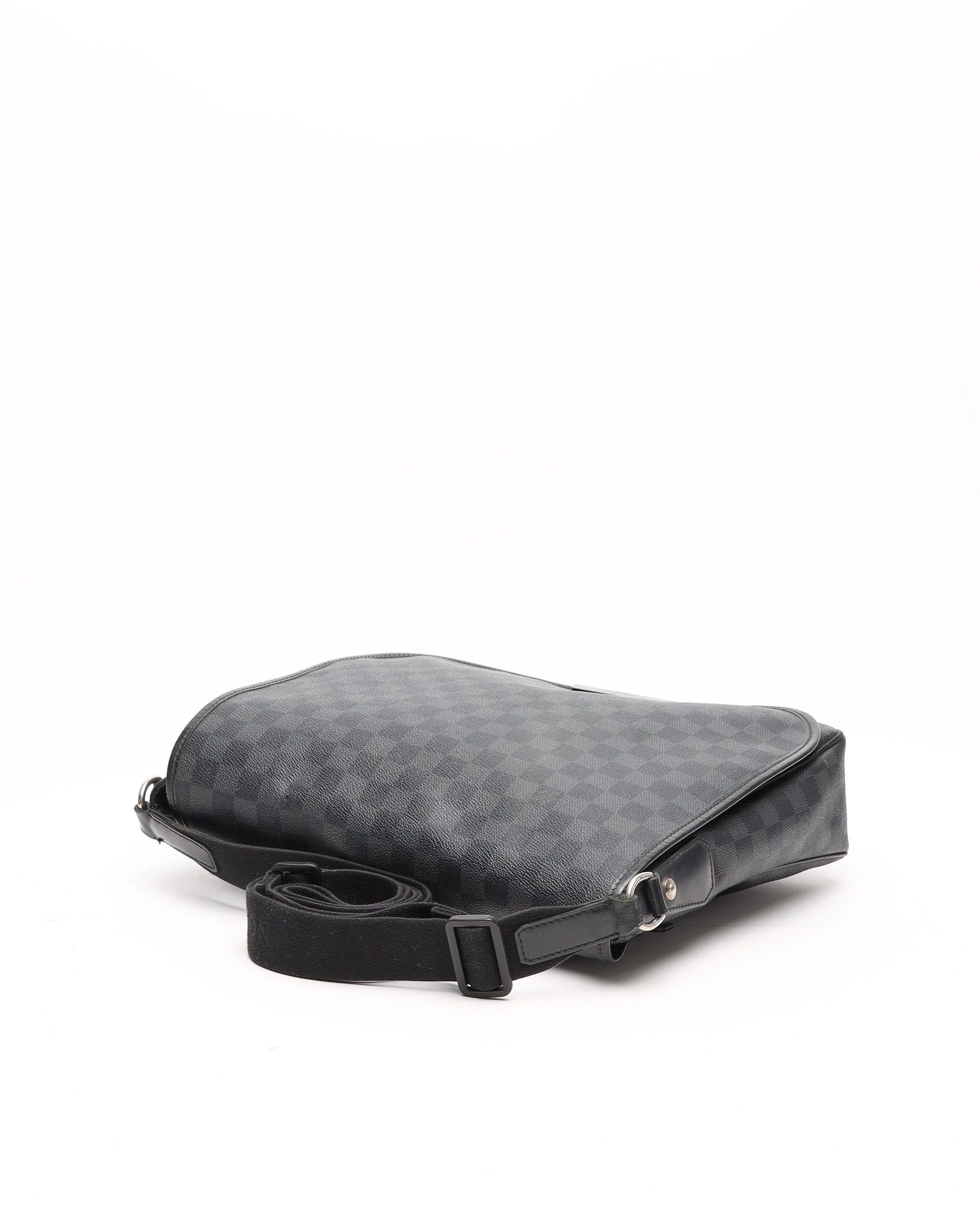 Pre-owned Louis Vuitton Damier Graphite Daniel Mm Shoulder Bag