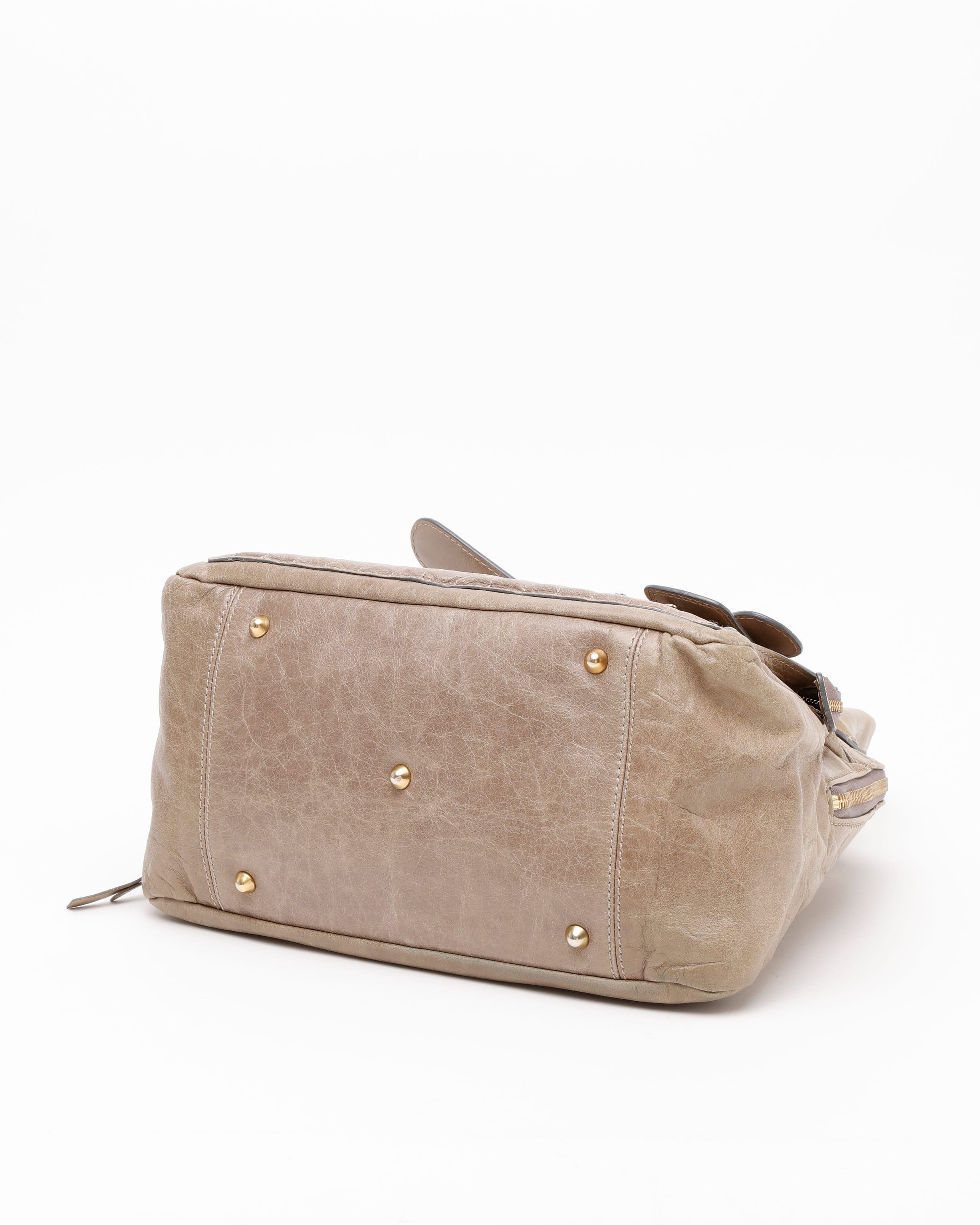 Chloé Bay Handbag In Neutral