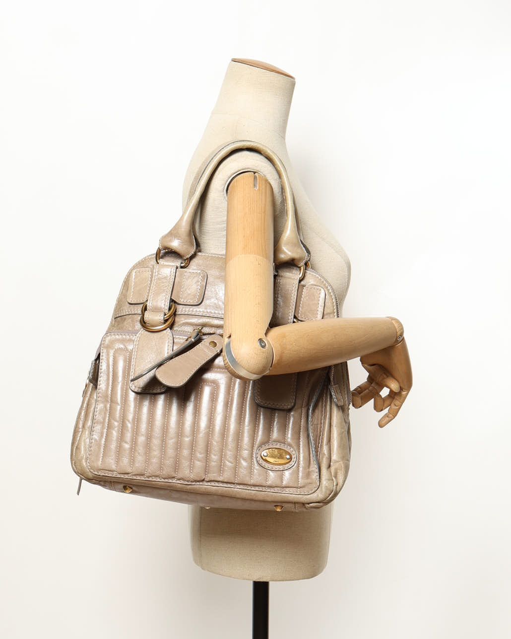 Chloé Bay Handbag In Neutral