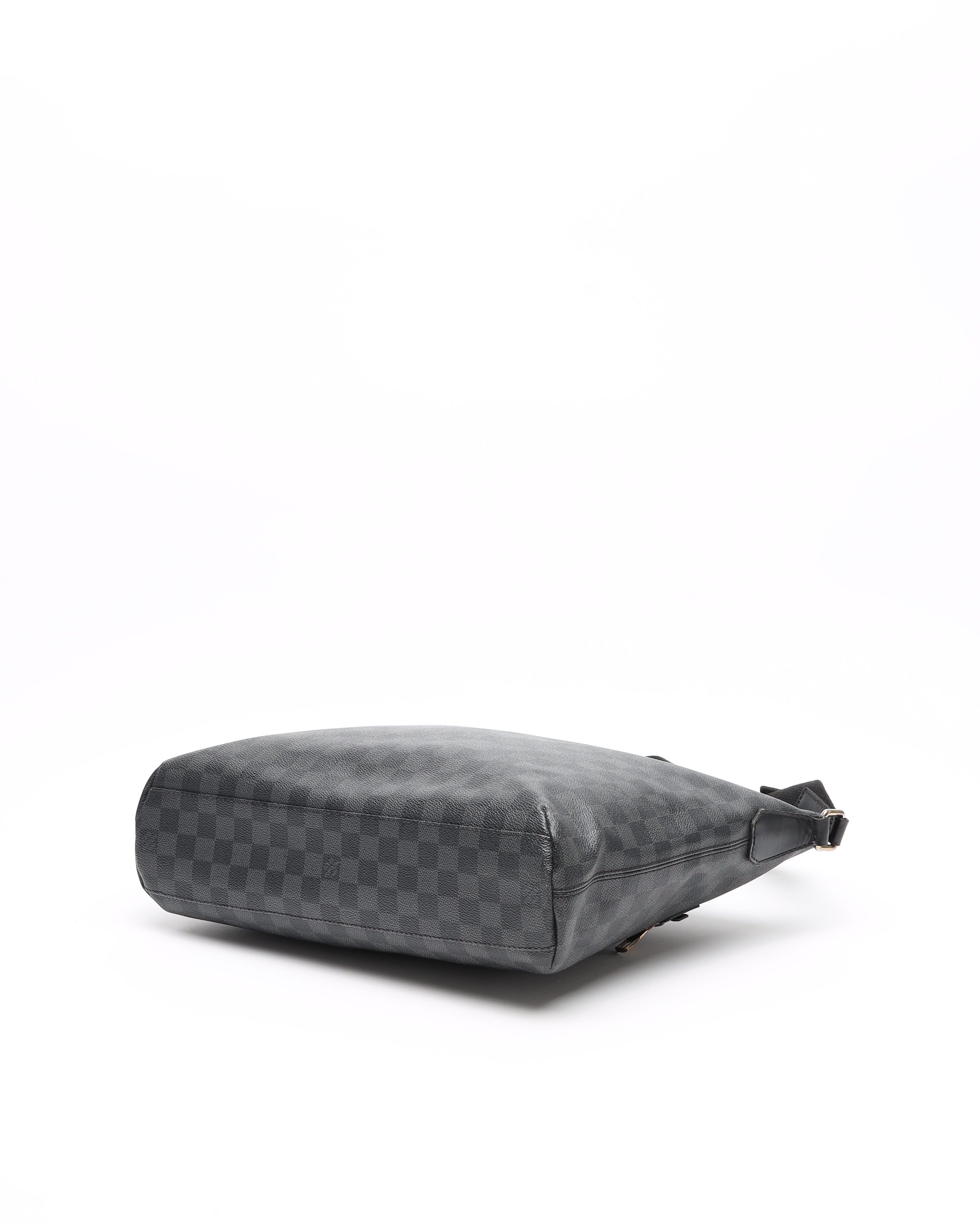 Pre-owned Louis Vuitton Damier Graphite Mick Mm Bag In Gray