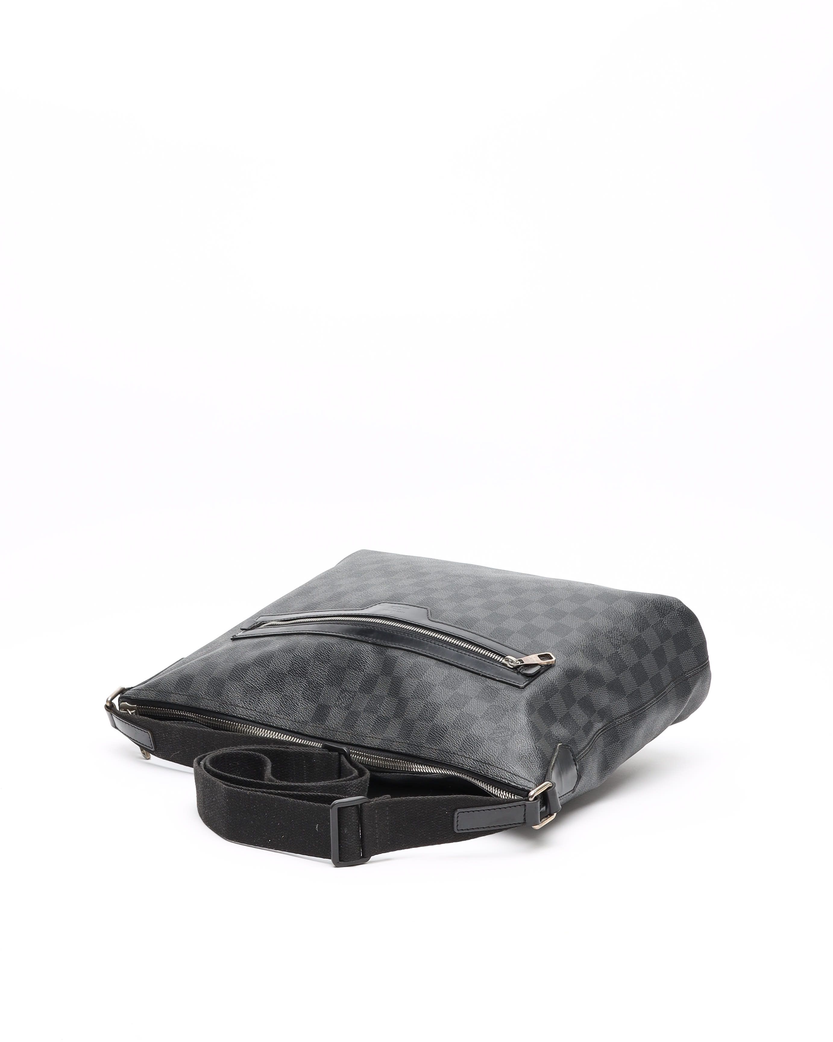 Pre-owned Louis Vuitton Damier Graphite Mick Mm Bag In Gray