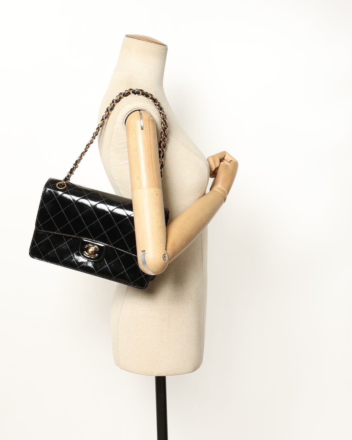Pre-owned Chanel Classic Medium Single Flap Bag In Black