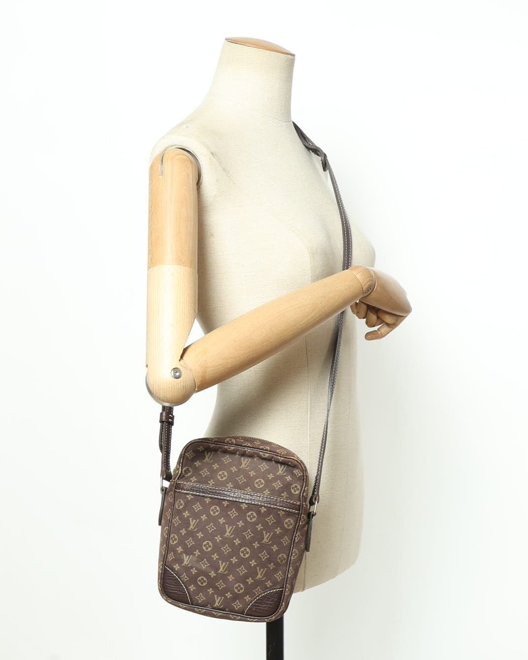 Pre-owned Louis Vuitton Danube Mini Lin Bag In Brown