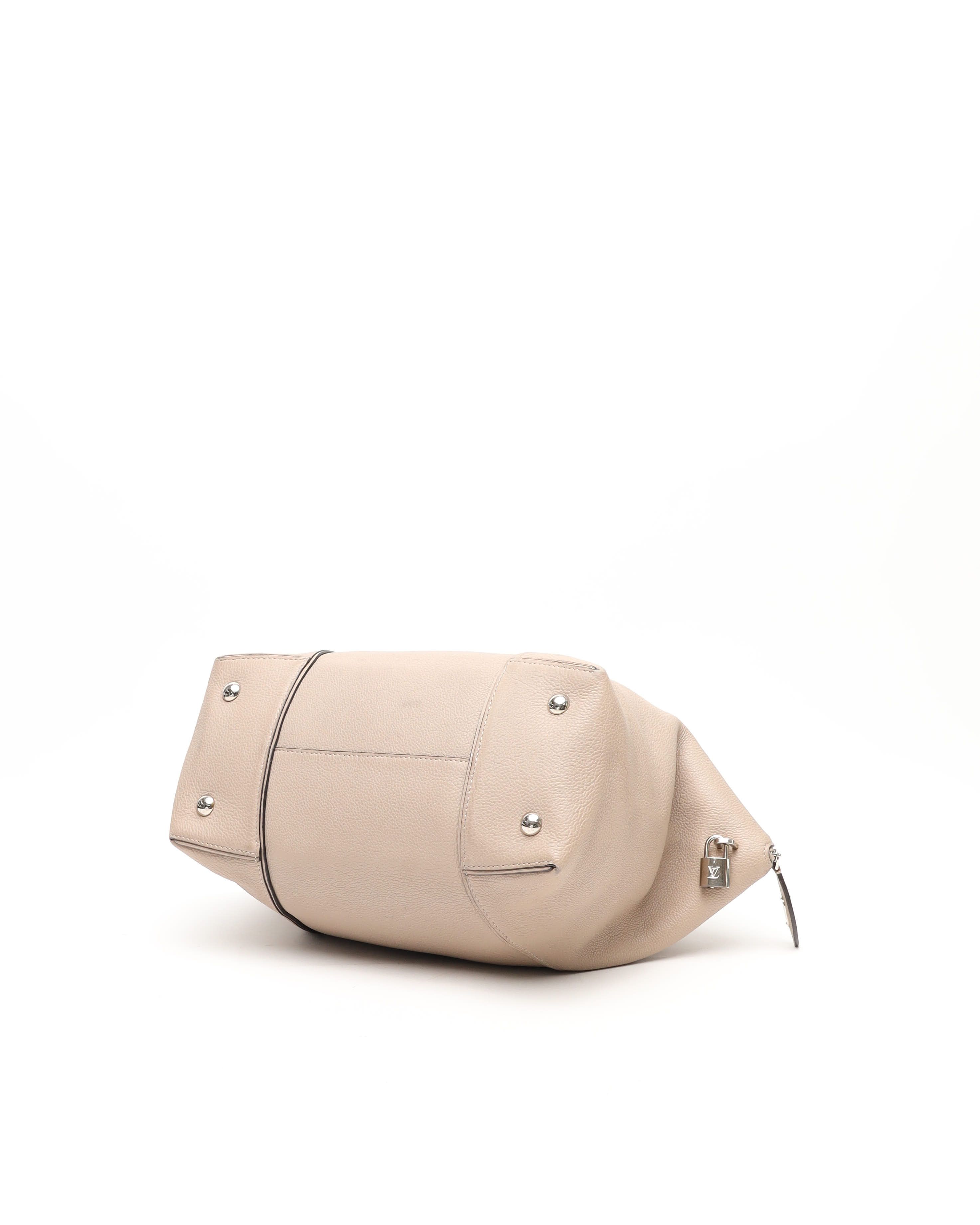 Pre-owned Louis Vuitton Taurillon Soft Lockit Mm Bag In Sand