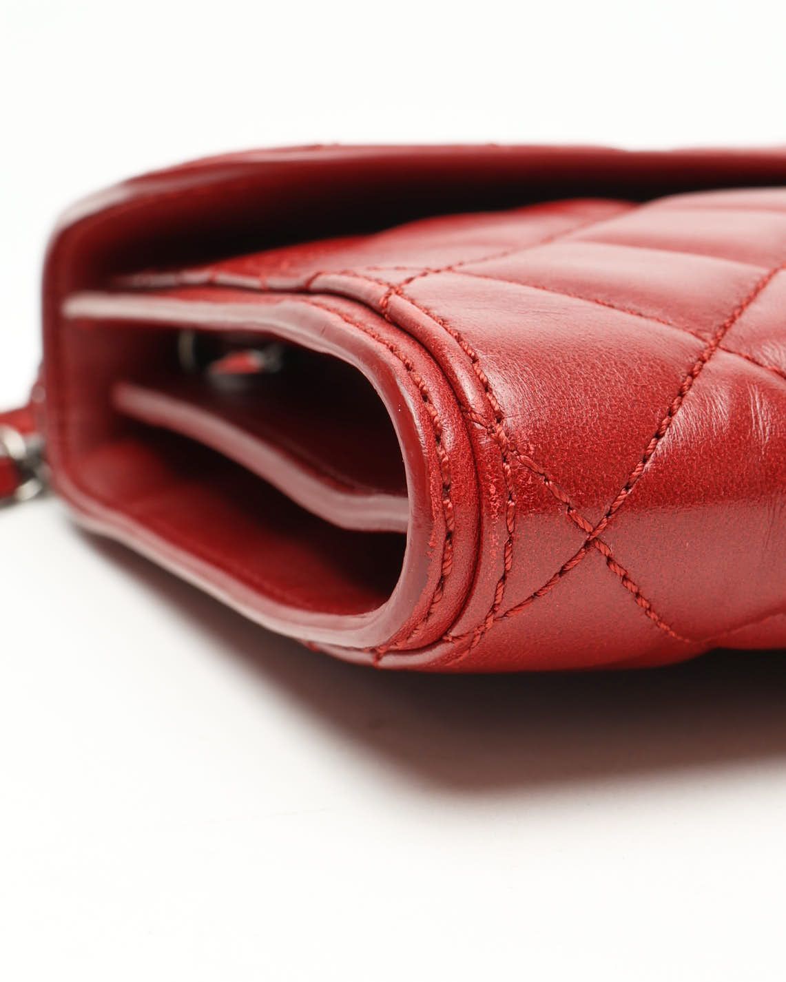 Pre-owned Chanel Citizen Zip Flap Bag In Red
