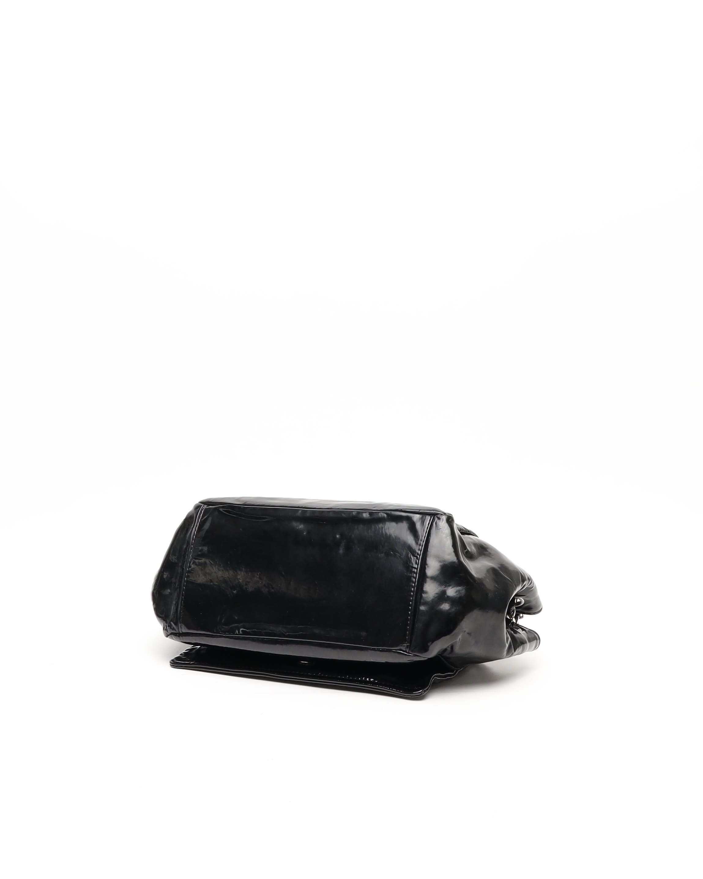 CHANEL Pre-owned Cc Accordion Patent Flap Bag In Black