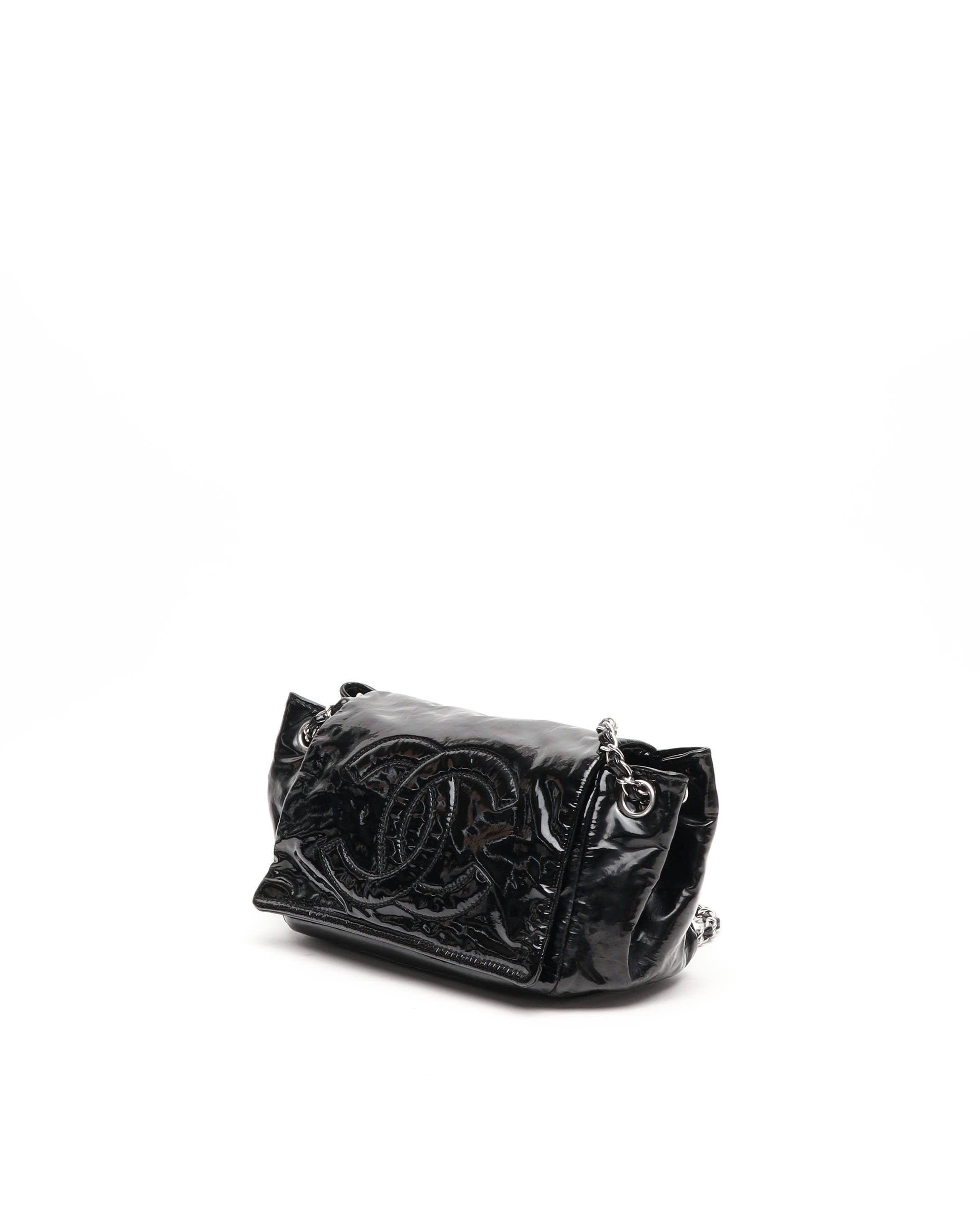 CHANEL Pre-owned Cc Accordion Patent Flap Bag In Black