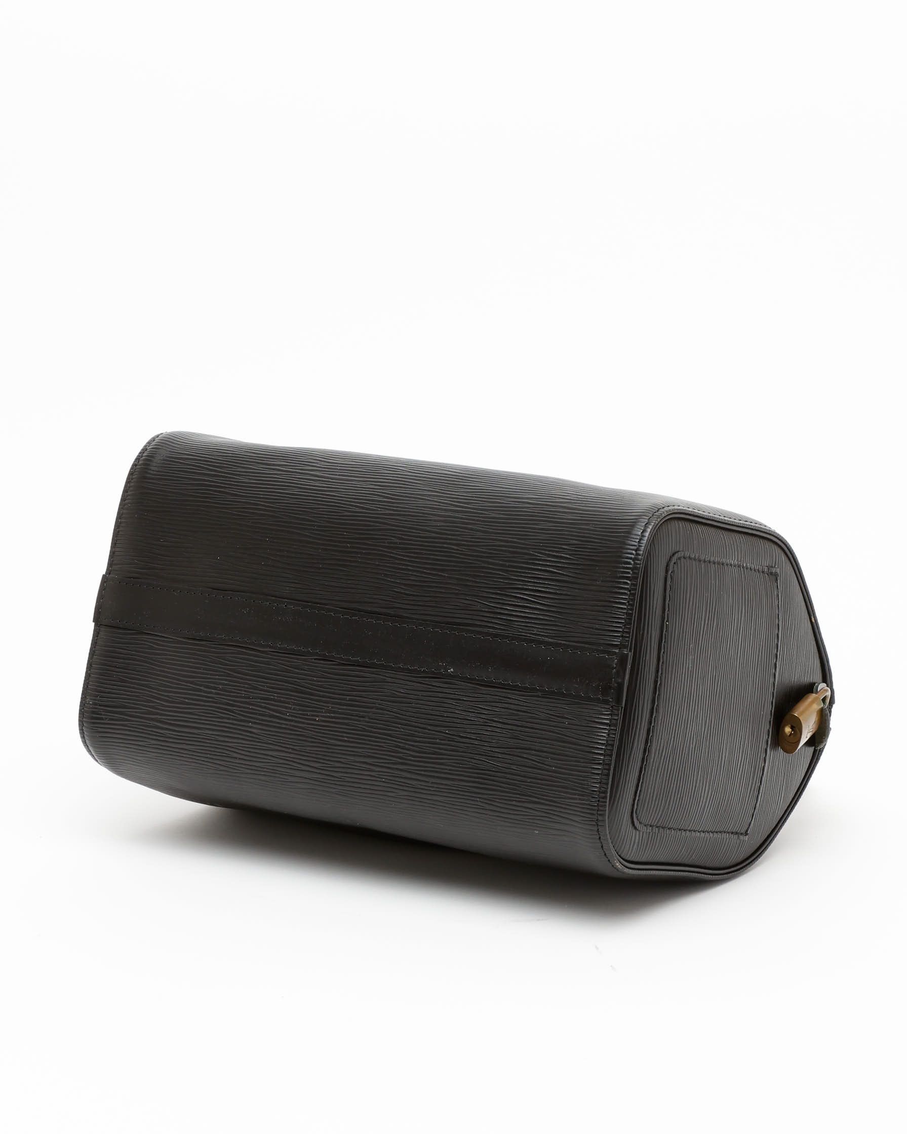Pre-owned Louis Vuitton Epi Speedy 25 Bag In Black