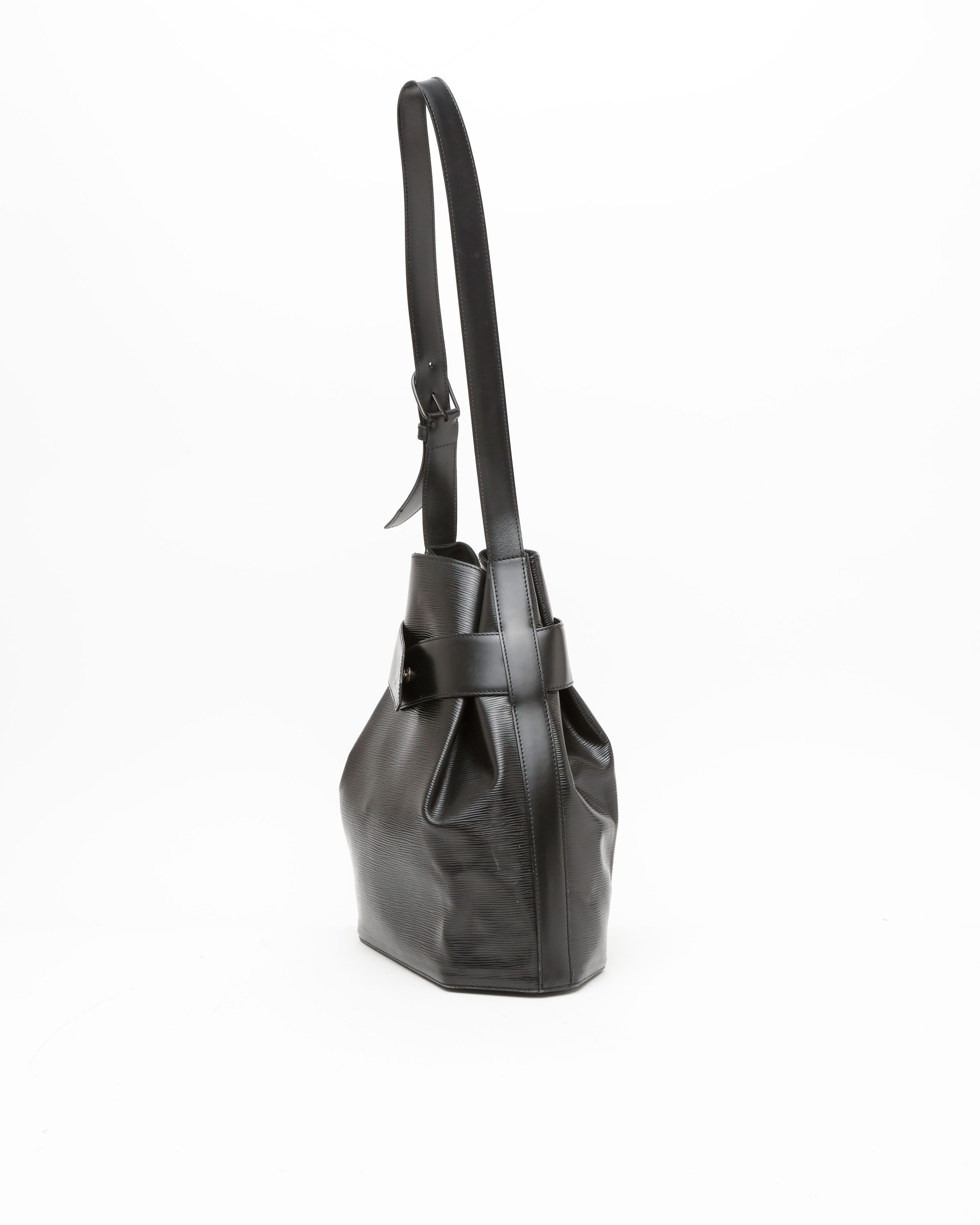Pre-owned Louis Vuitton Sac D'epaule Gm Bag In Black