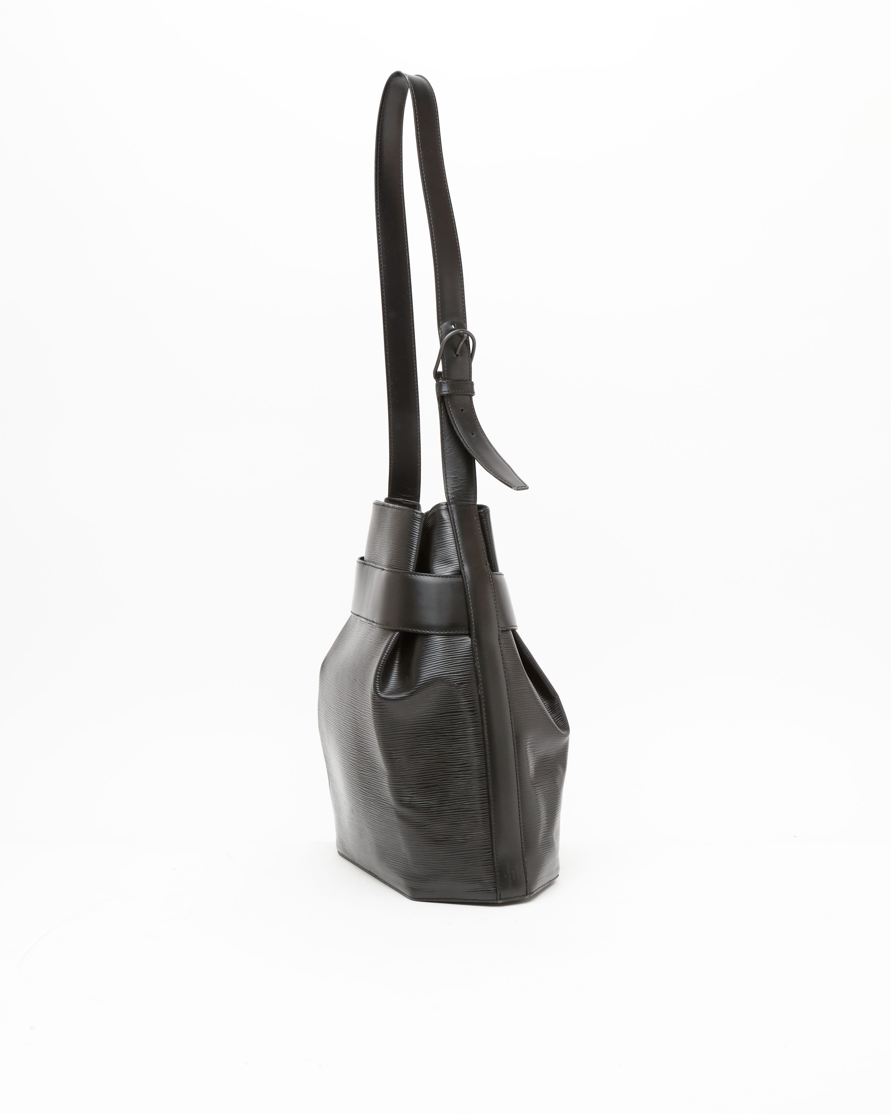 Pre-owned Louis Vuitton Sac D'epaule Gm Bag In Black