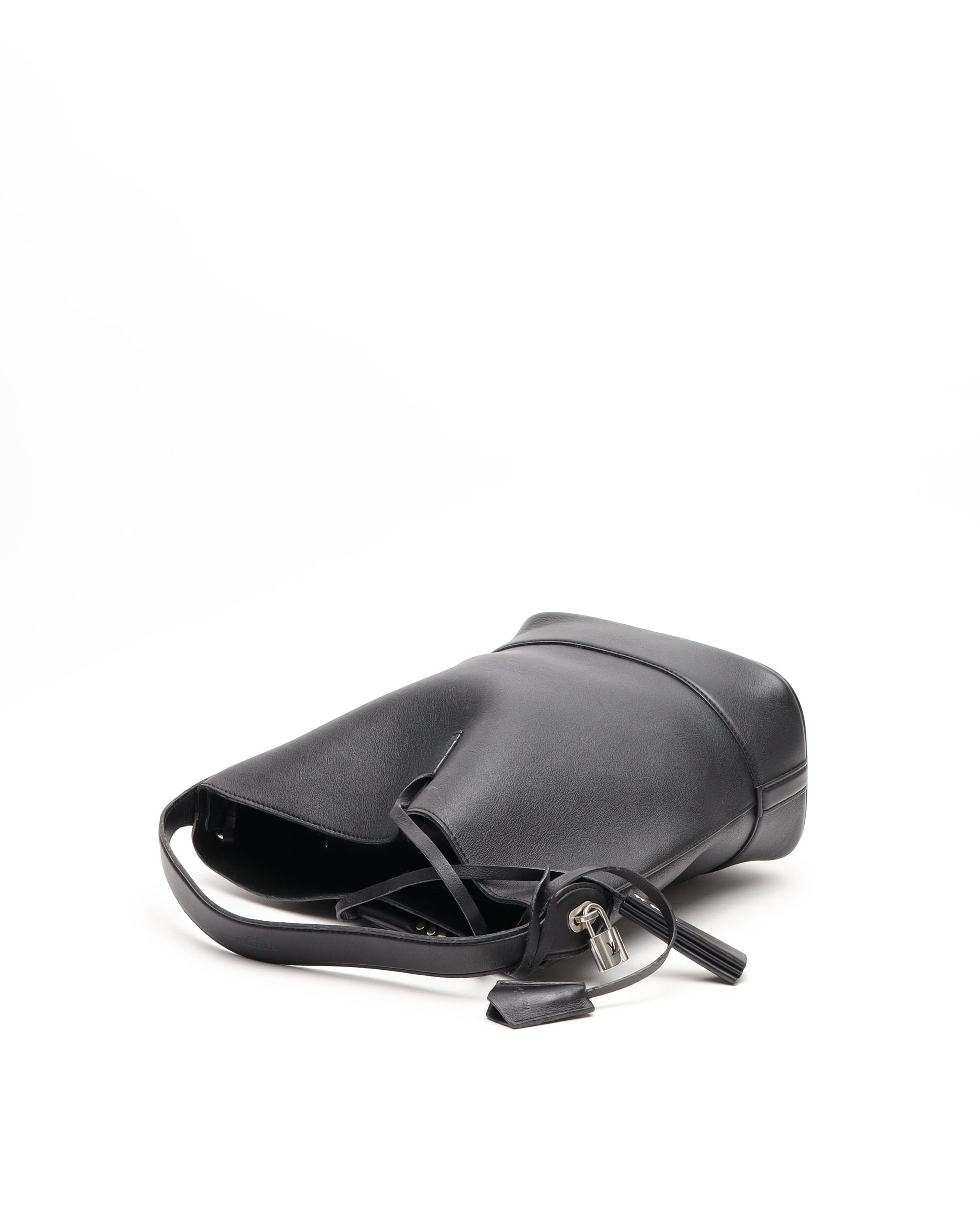 Pre-owned Louis Vuitton Cuir Nuance Nn14 Gm Bag In Black