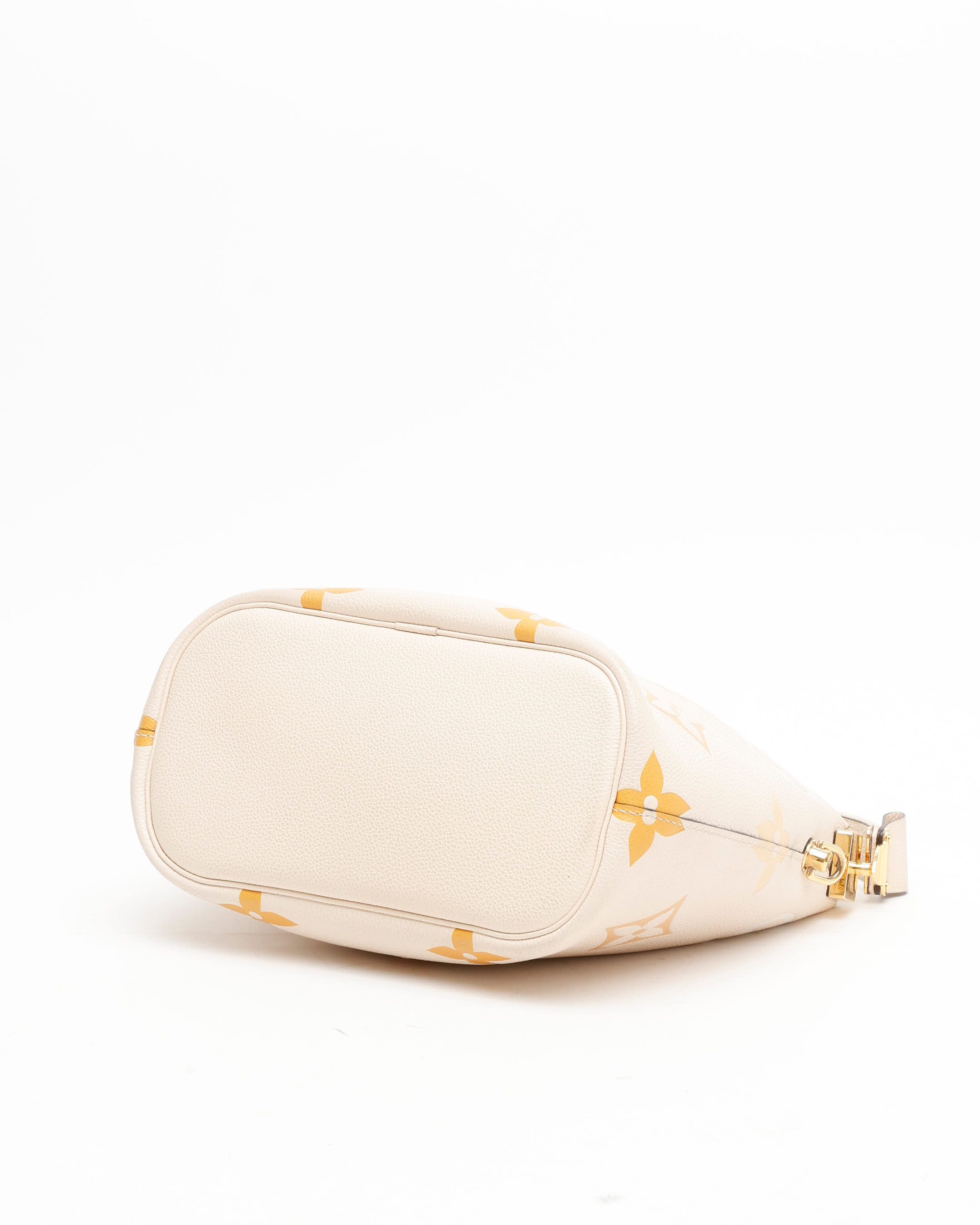 Pre-owned Louis Vuitton Monogram Giant Marshmallow Pm In Sand