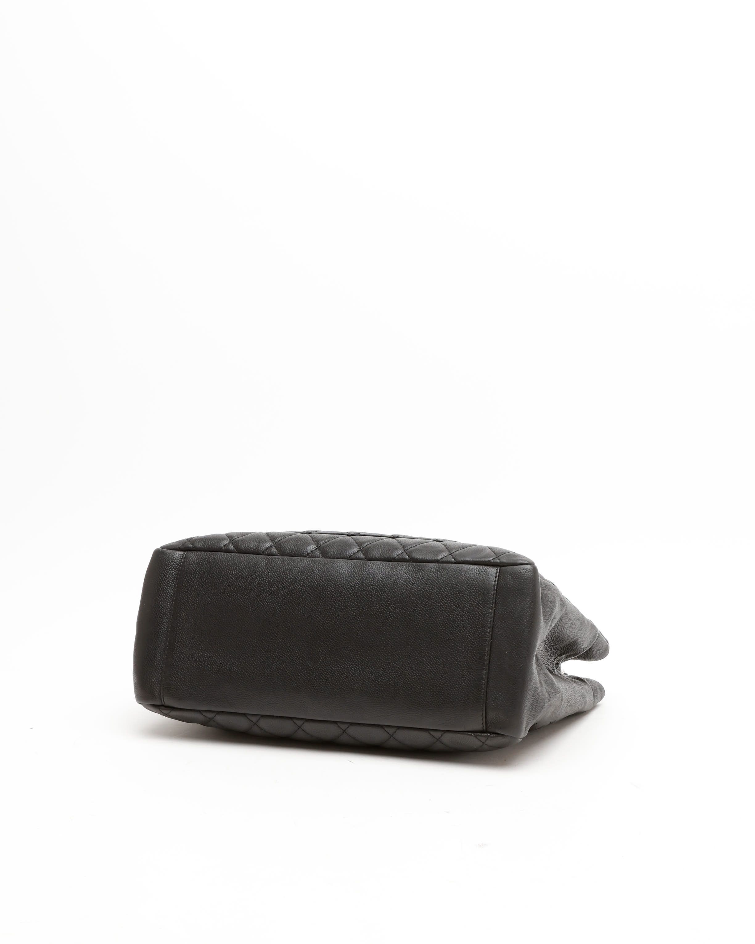 Pre-owned Chanel Caviar Grand Shopping Gst Tote Bag In Black