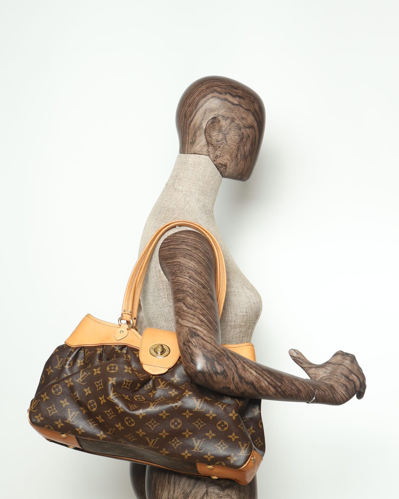 Pre-owned Louis Vuitton Monogram Boetie Mm Bag