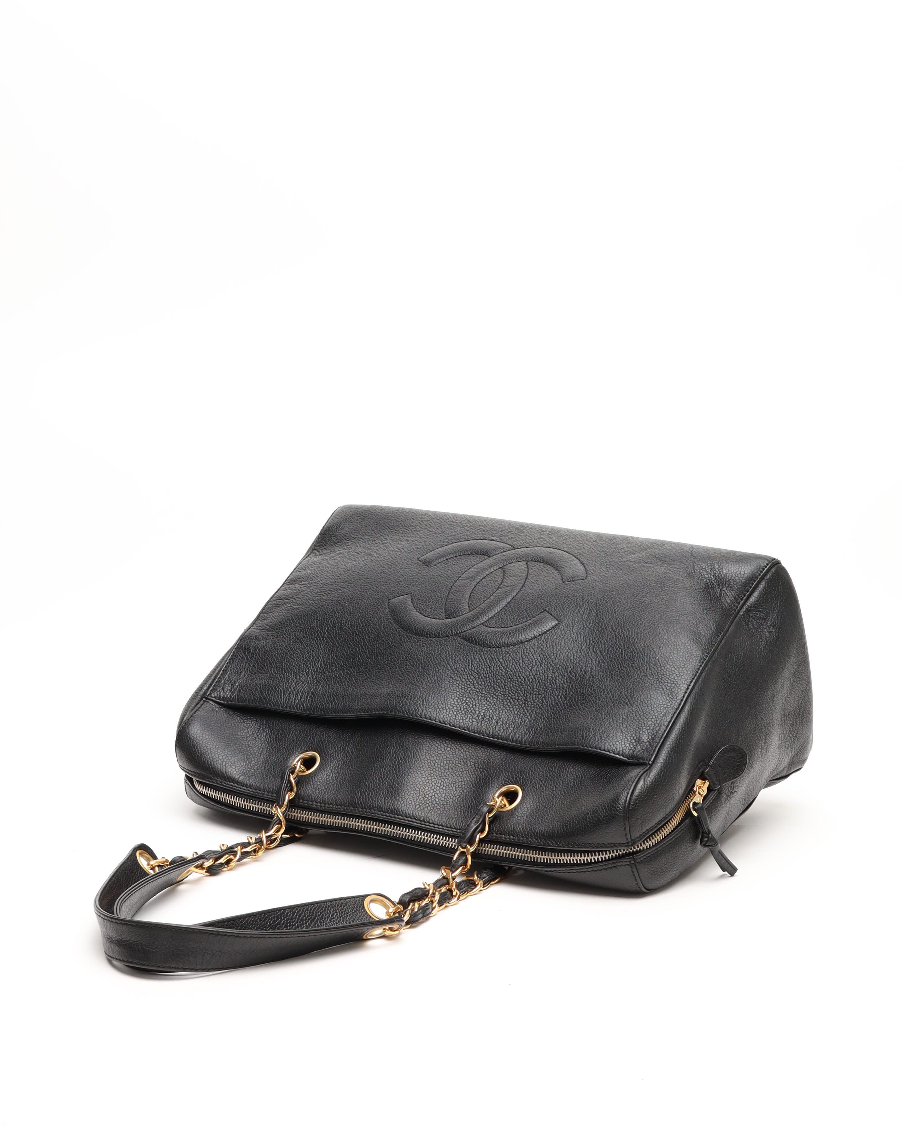 Pre-owned Chanel Cc Caviar Chain Weekend Bag