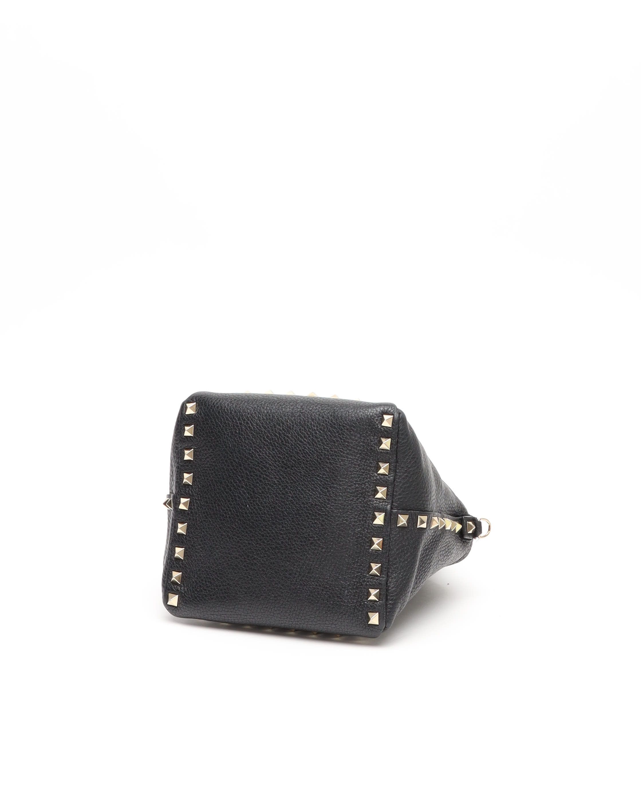 Valentino Rockstud Bucket Bag In Black