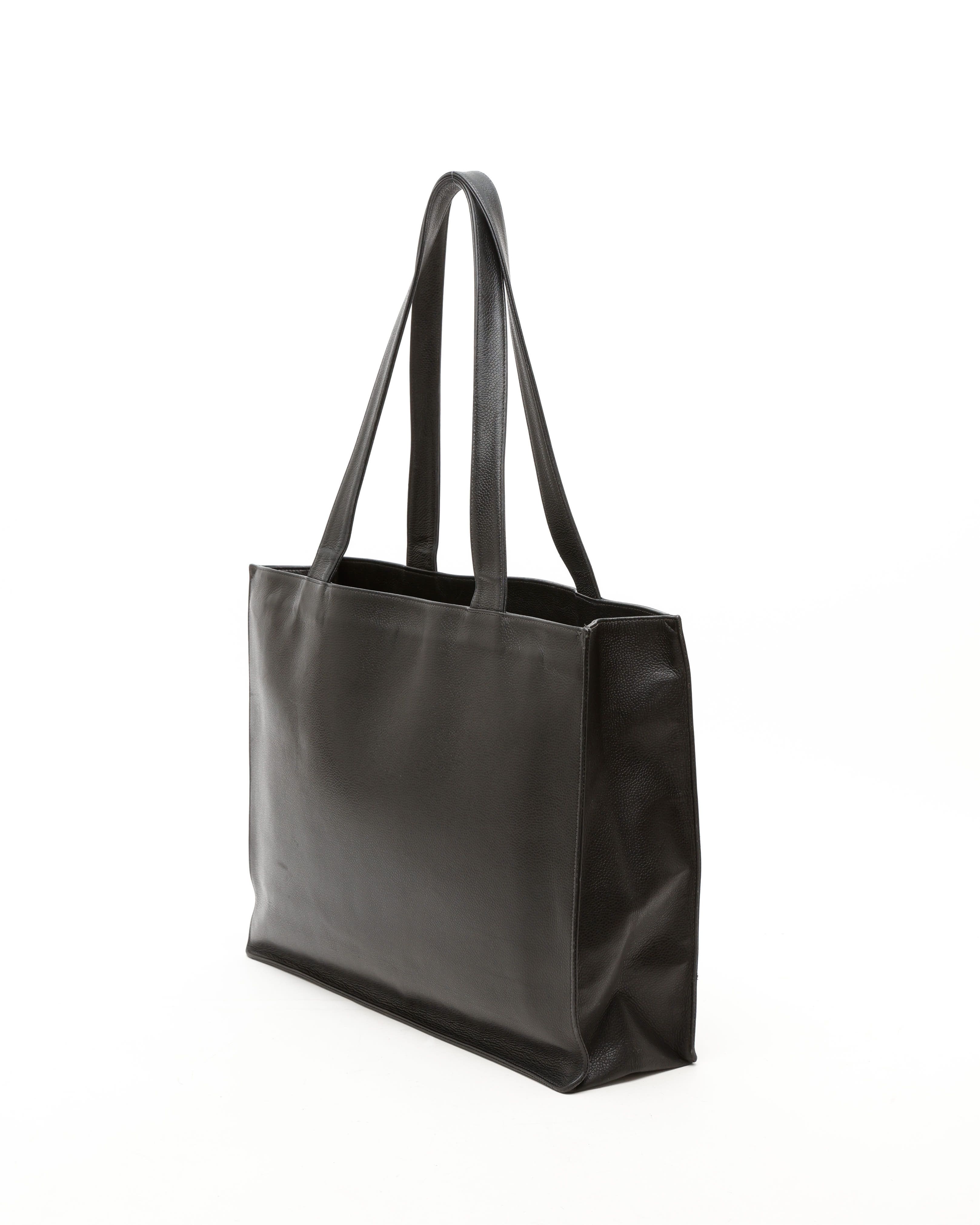 Pre-owned Chanel Cc Caviar Tote Bag In Black